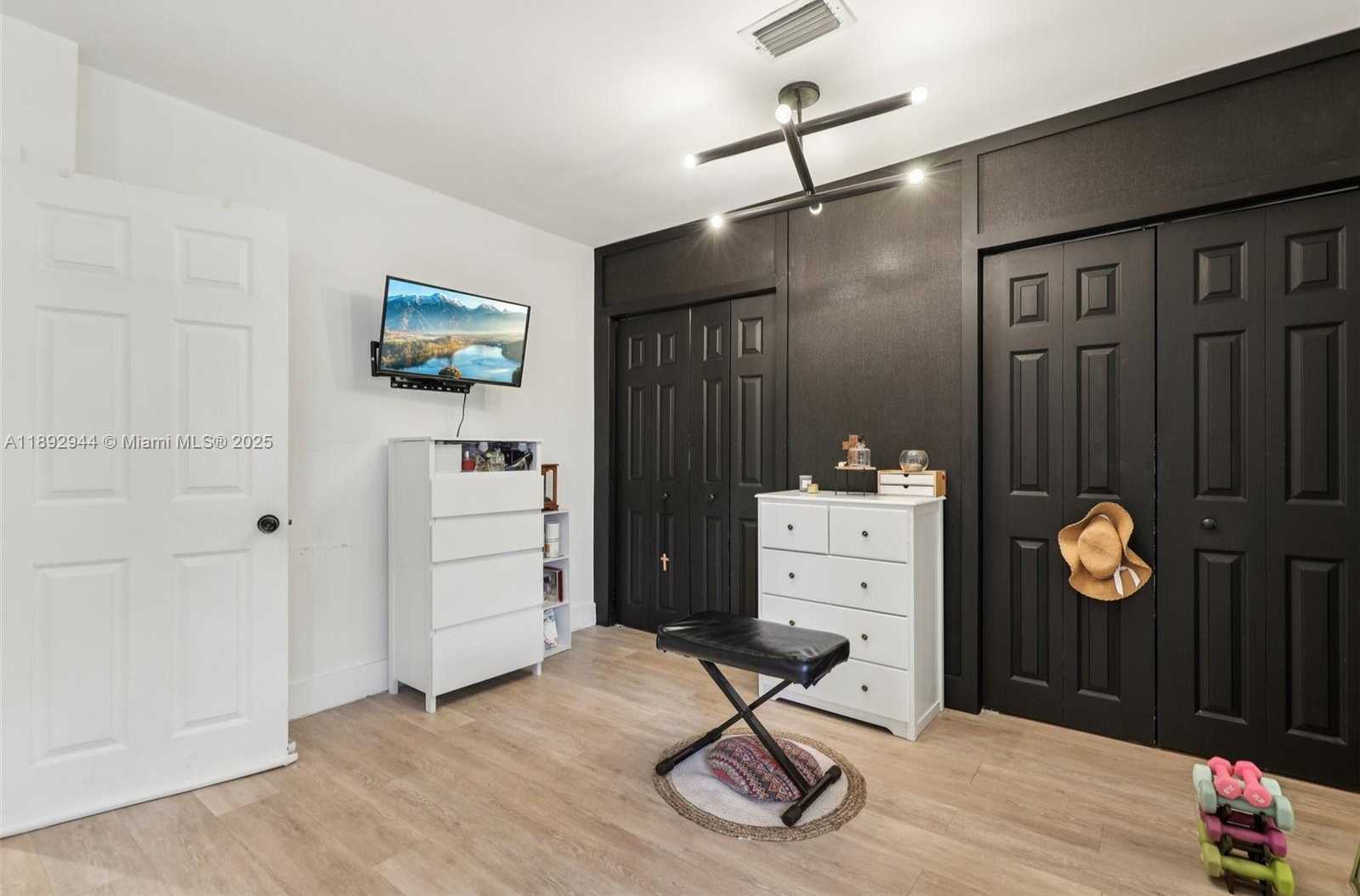 Small Image of 260 NORTH WEST 133RD ST, North Miami Number 25