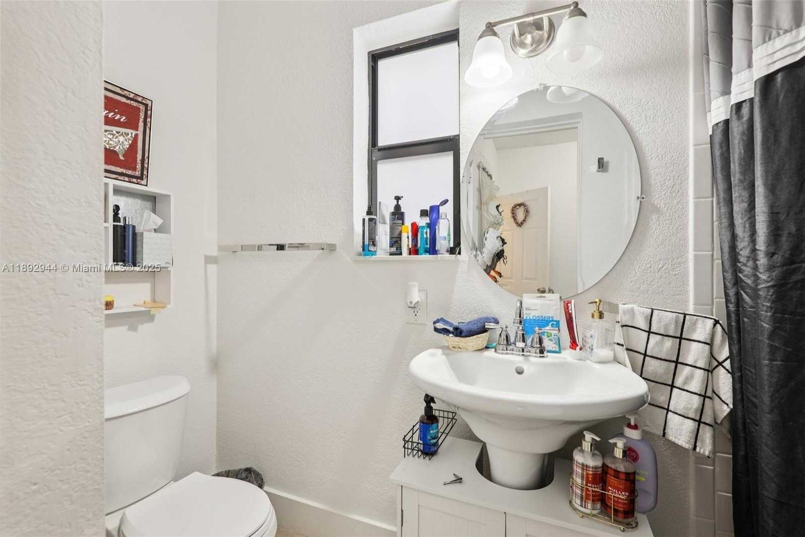 Small Image of 260 NORTH WEST 133RD ST, North Miami Number 27