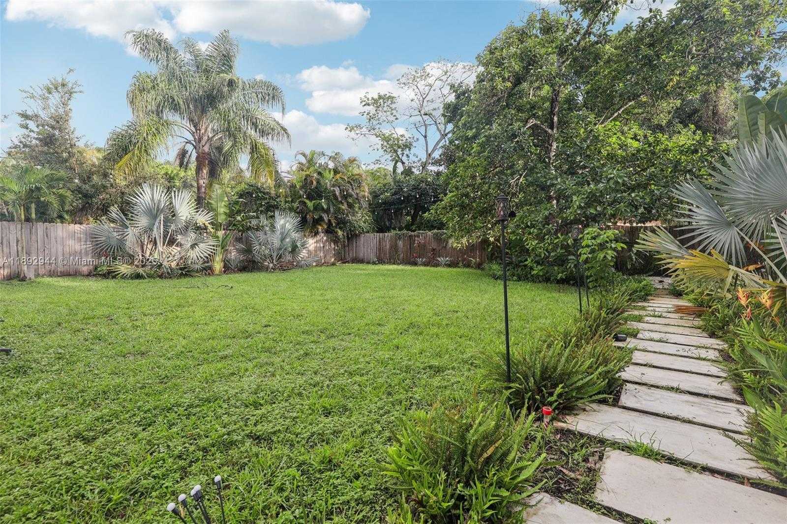 Small Image of 260 NORTH WEST 133RD ST, North Miami Number 34
