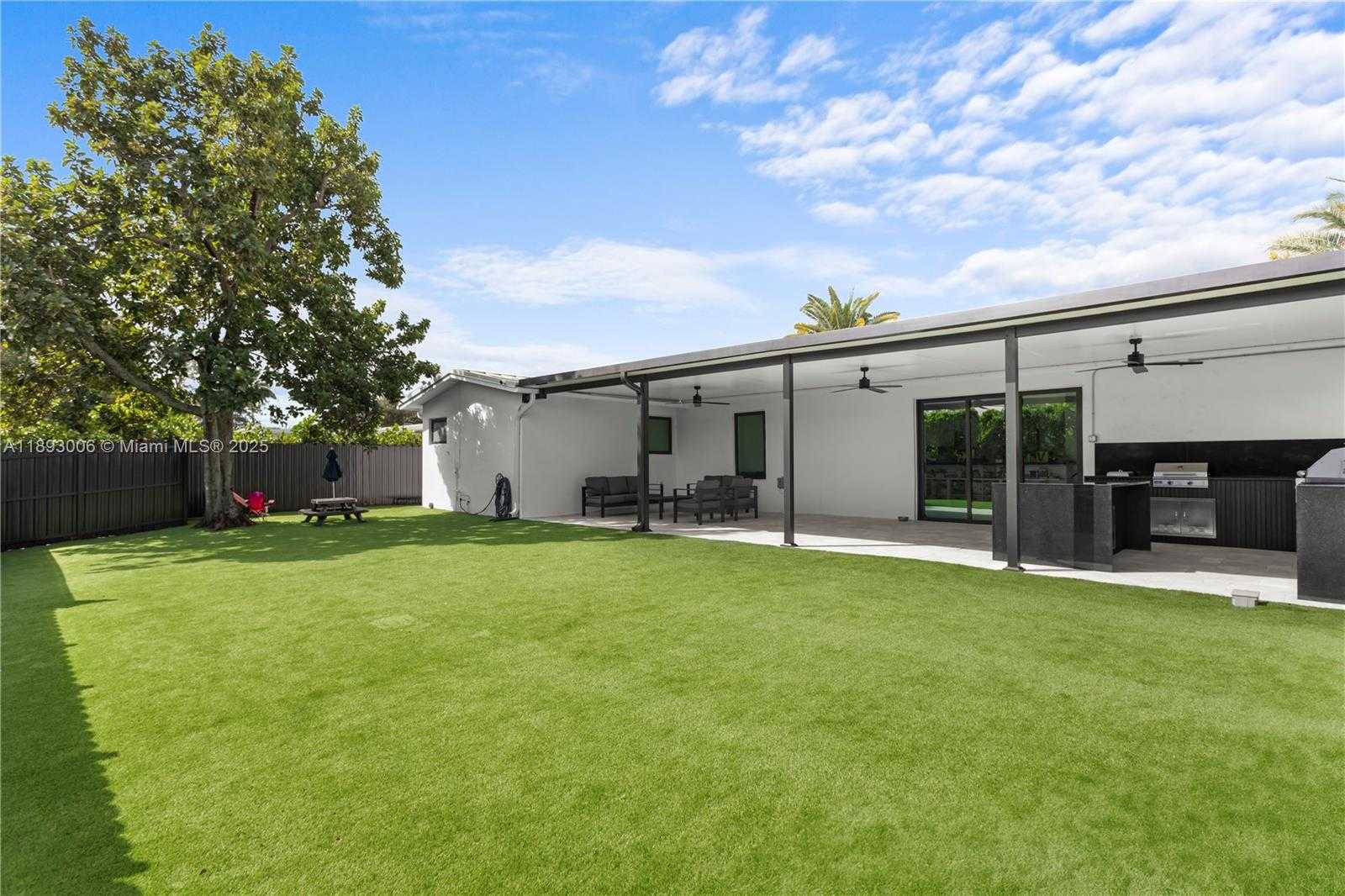 Small Image of 1315 NORTH 47TH AVE, Hollywood Number 28