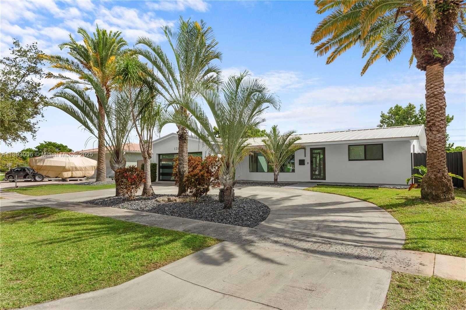 Small Image of 1315 NORTH 47TH AVE, Hollywood Number 3