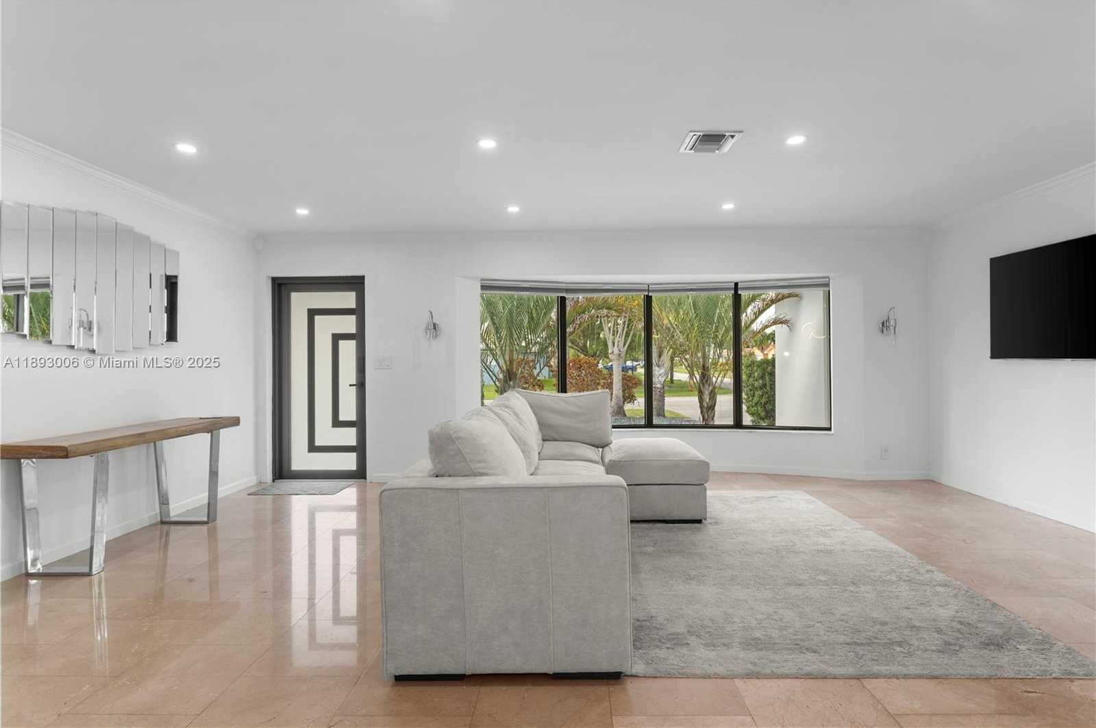 Small Image of 1315 NORTH 47TH AVE, Hollywood Number 4