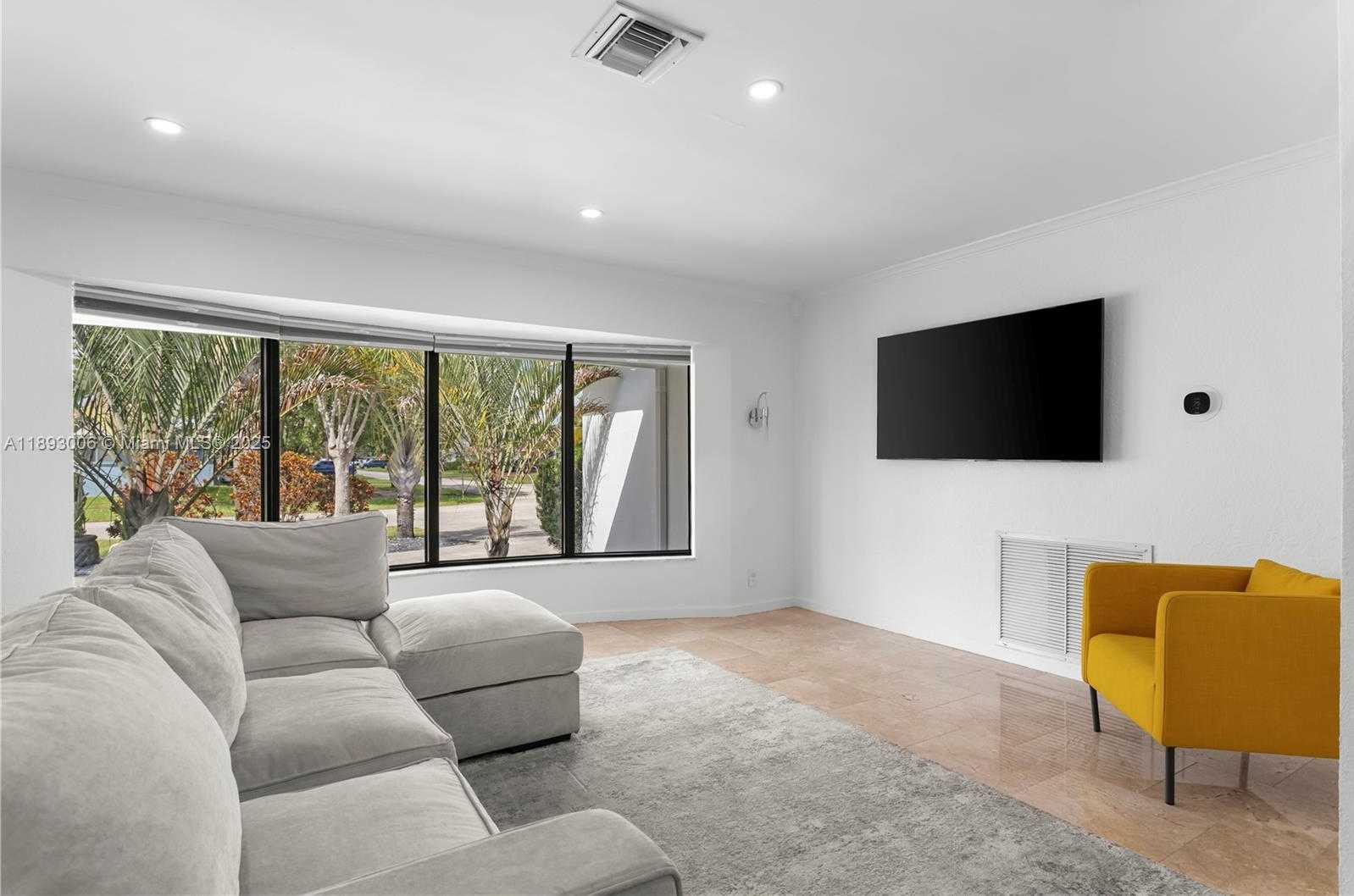Small Image of 1315 NORTH 47TH AVE, Hollywood Number 5