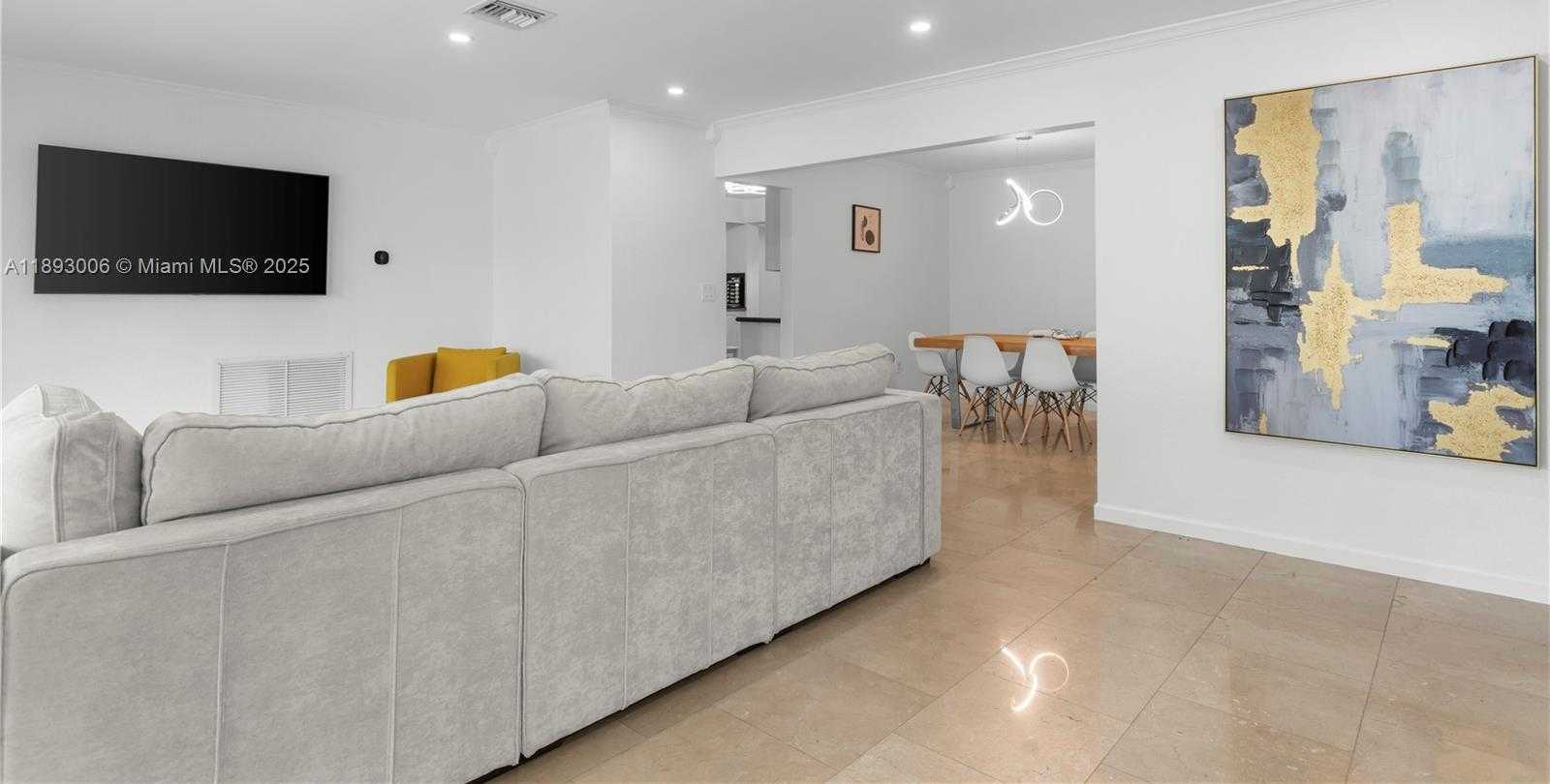 Small Image of 1315 NORTH 47TH AVE, Hollywood Number 7