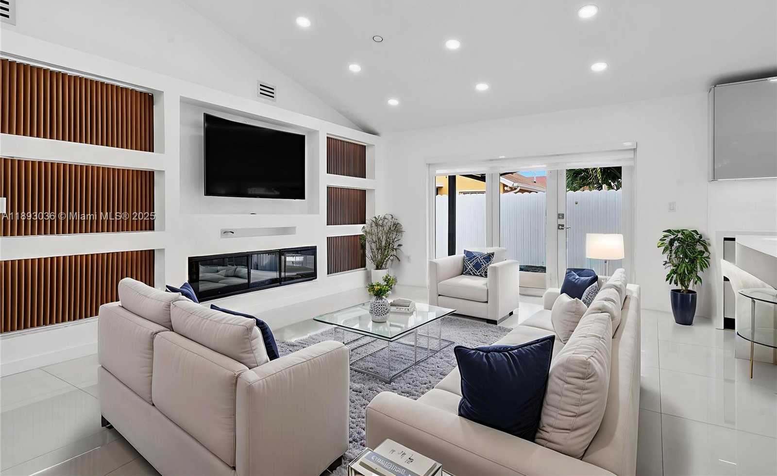 Small Image of 7873 NORTH WEST 191ST ST, Hialeah Number 10