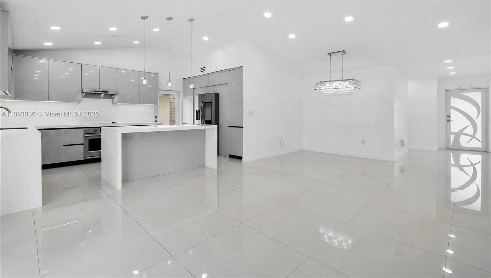 Small Image of 7873 NORTH WEST 191ST ST, Hialeah Number 11