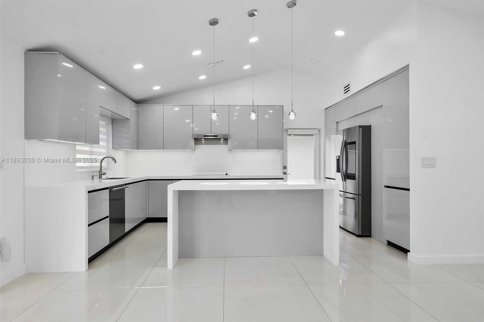 Small Image of 7873 NORTH WEST 191ST ST, Hialeah Number 12