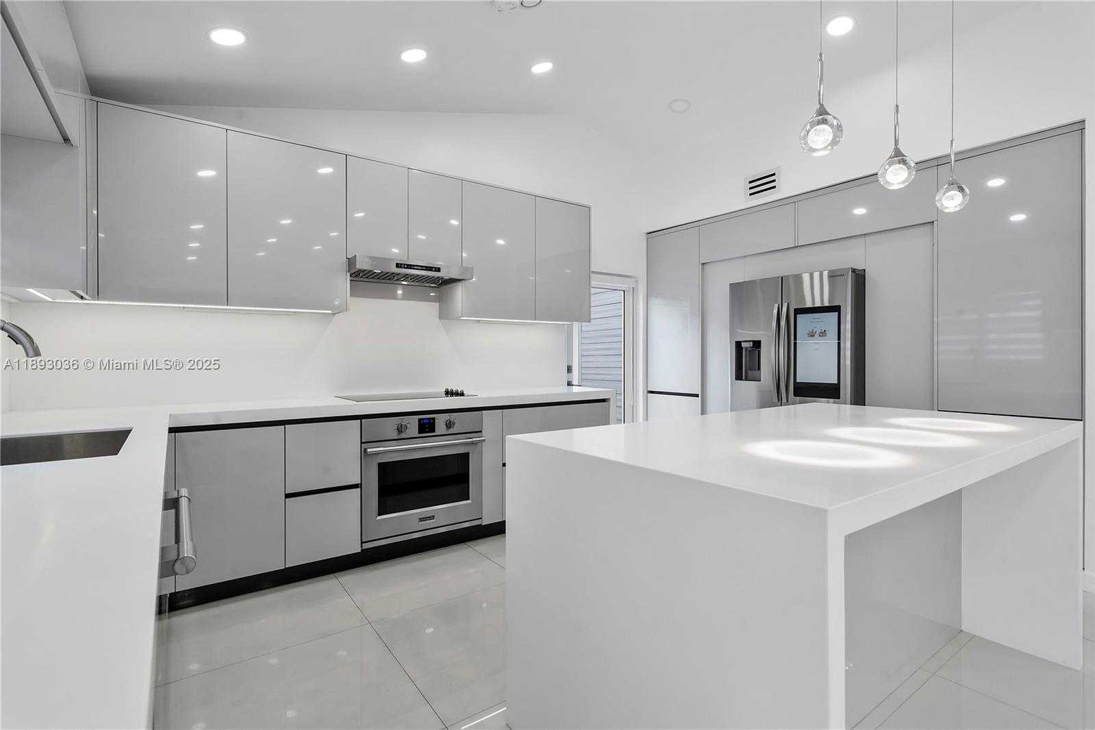 Small Image of 7873 NORTH WEST 191ST ST, Hialeah Number 13