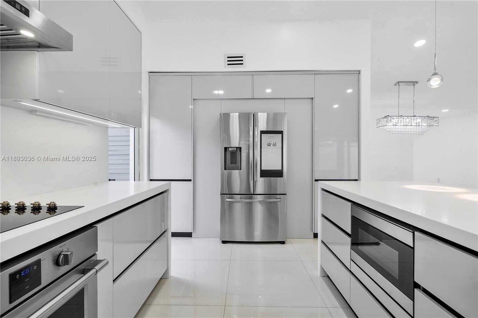 Small Image of 7873 NORTH WEST 191ST ST, Hialeah Number 14