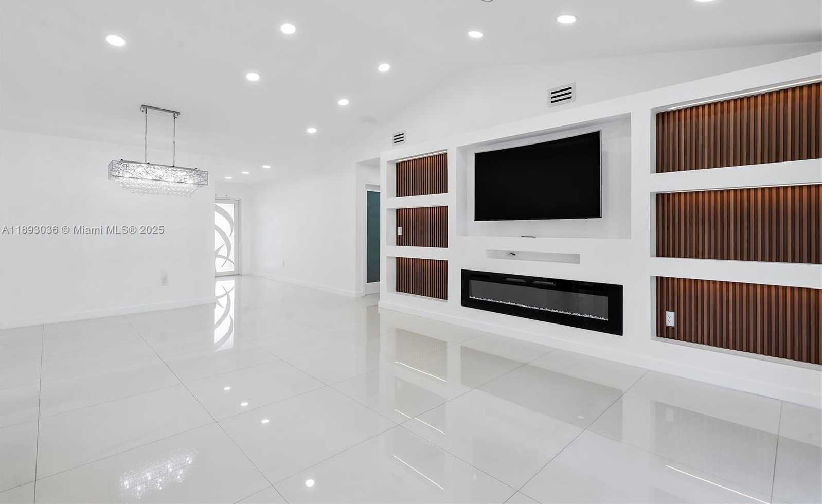 Small Image of 7873 NORTH WEST 191ST ST, Hialeah Number 19