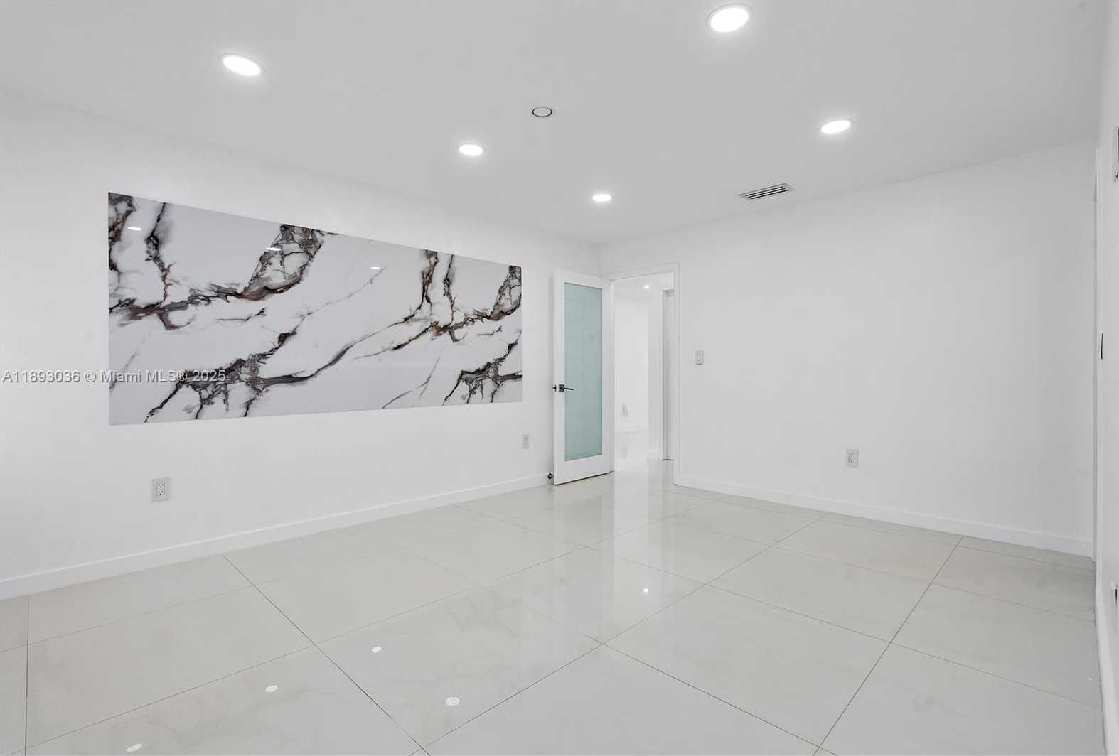 Small Image of 7873 NORTH WEST 191ST ST, Hialeah Number 25