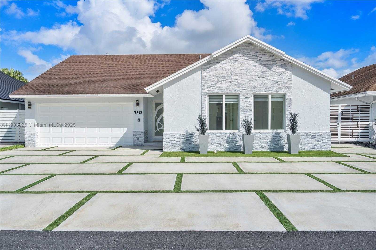 Small Image of 7873 NORTH WEST 191ST ST, Hialeah Number 3