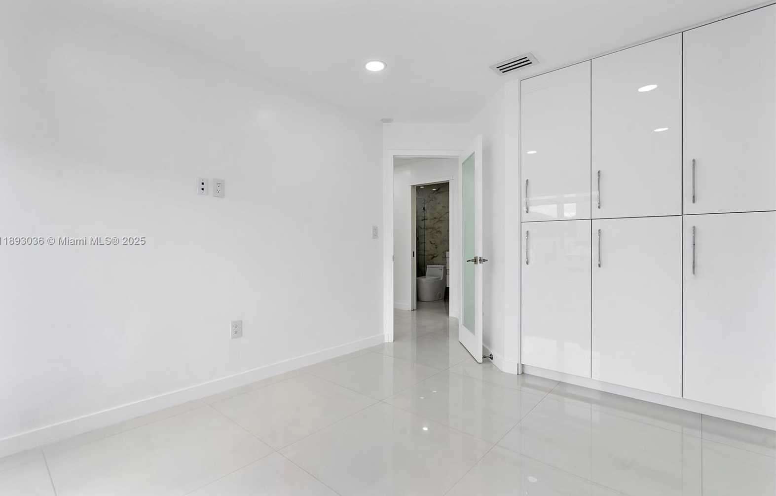 Small Image of 7873 NORTH WEST 191ST ST, Hialeah Number 34