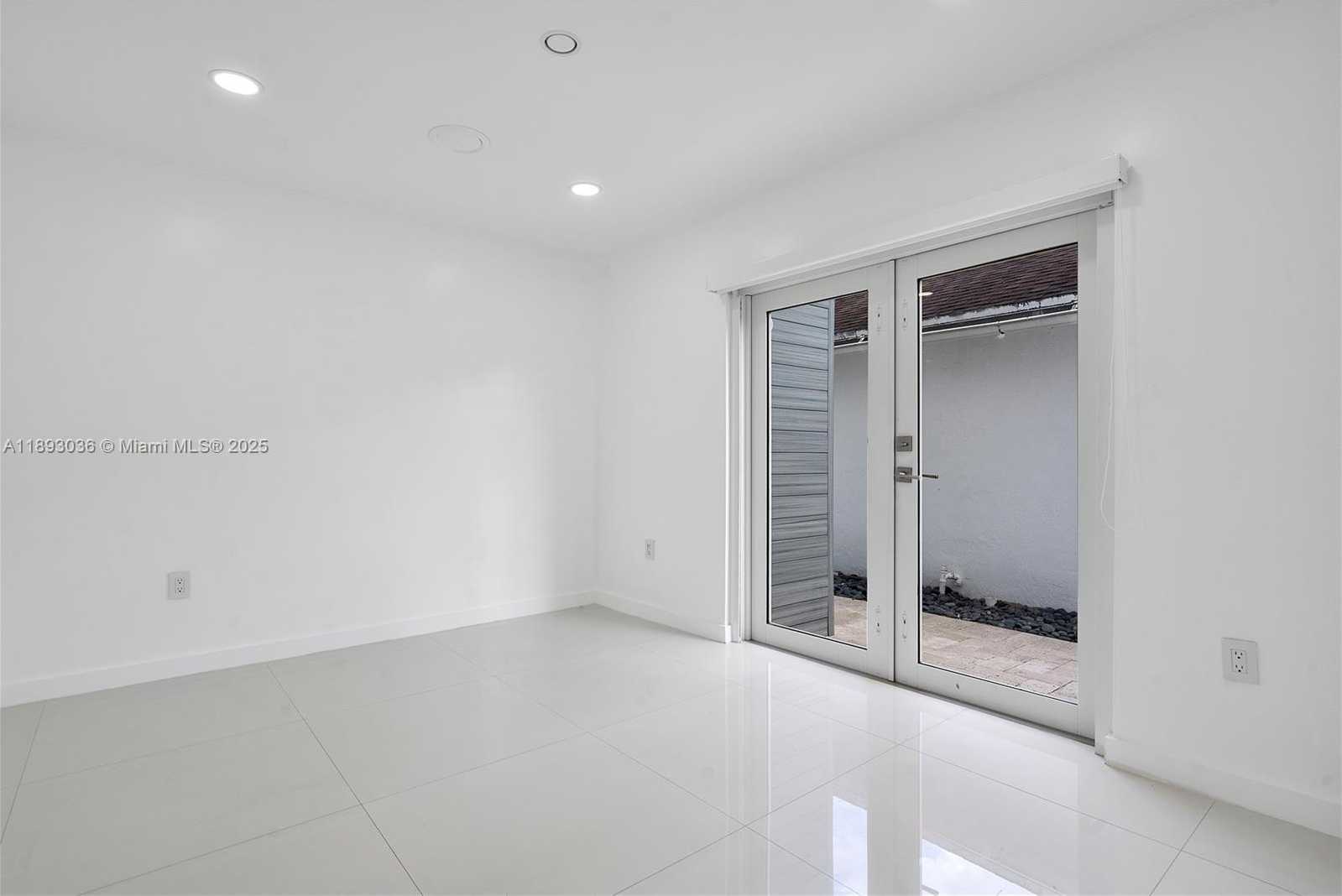 Small Image of 7873 NORTH WEST 191ST ST, Hialeah Number 36