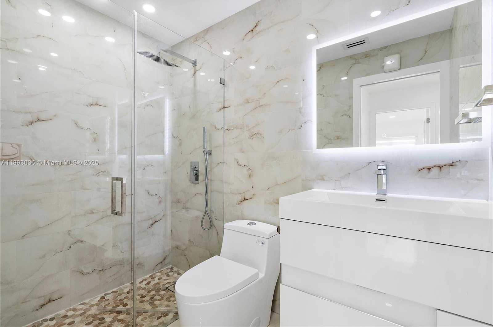 Small Image of 7873 NORTH WEST 191ST ST, Hialeah Number 39