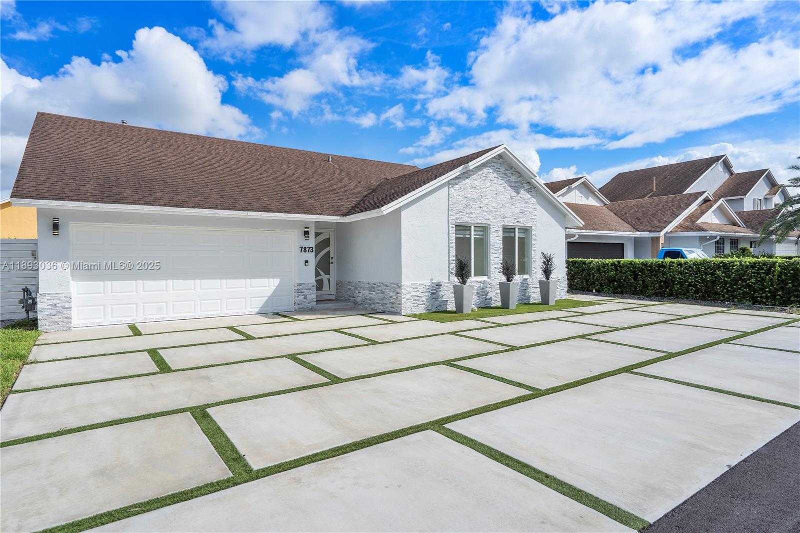 Small Image of 7873 NORTH WEST 191ST ST, Hialeah Number 4