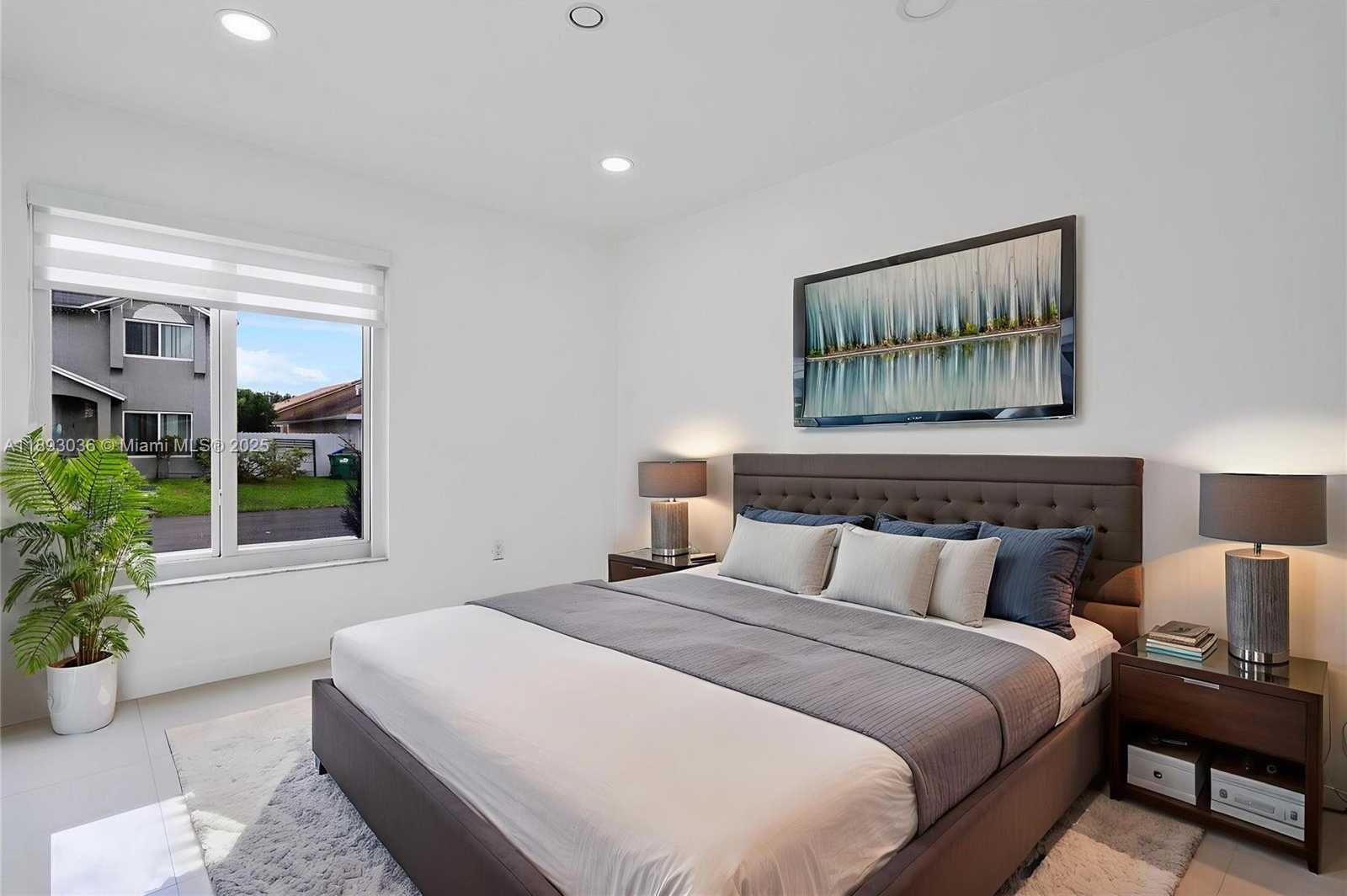 Small Image of 7873 NORTH WEST 191ST ST, Hialeah Number 41