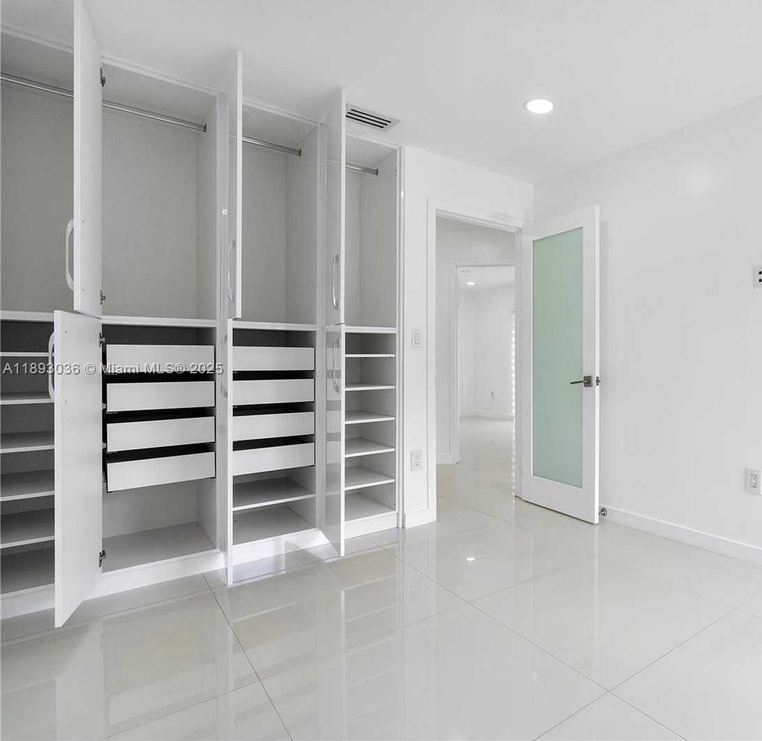 Small Image of 7873 NORTH WEST 191ST ST, Hialeah Number 43