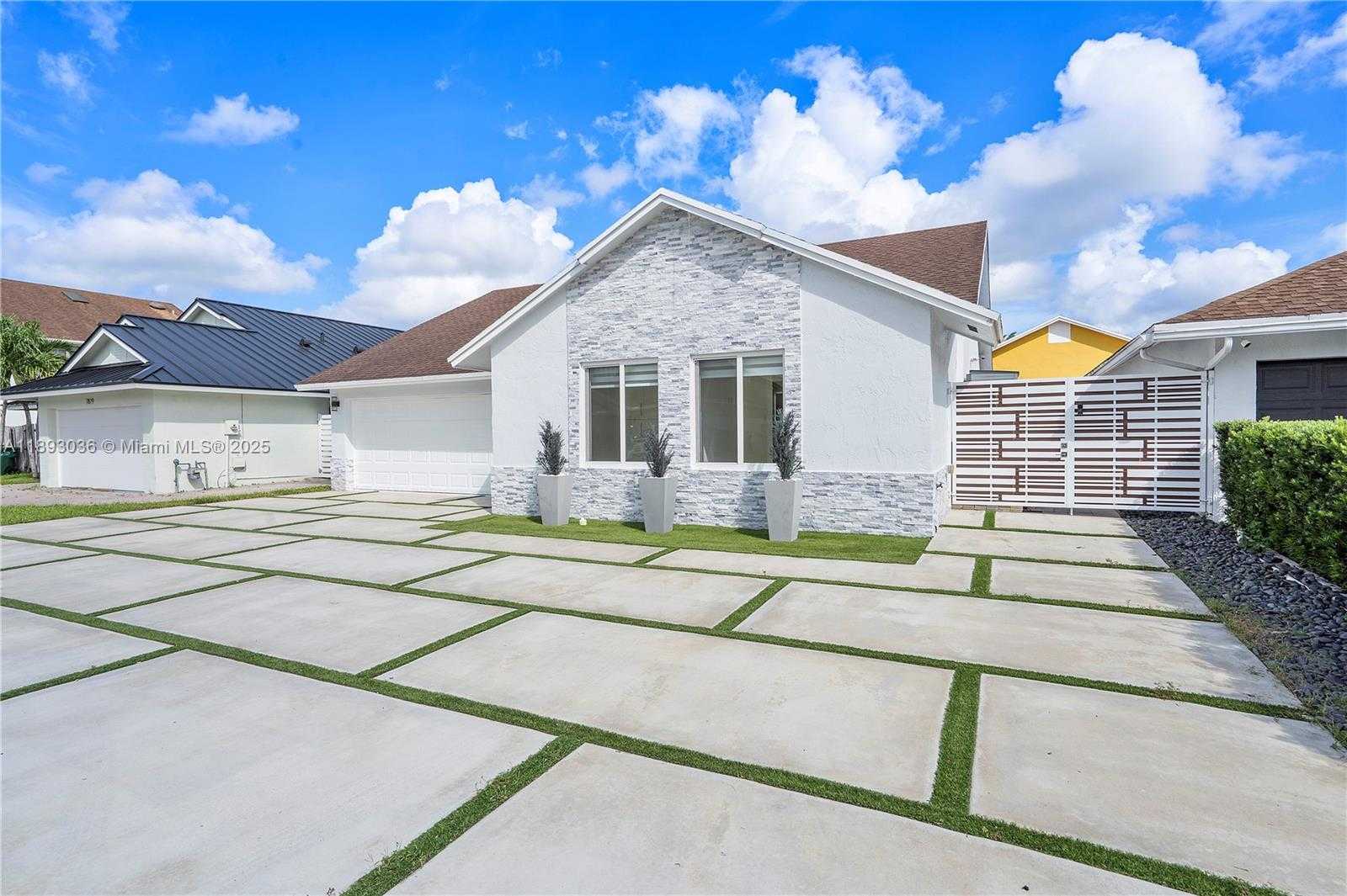 Small Image of 7873 NORTH WEST 191ST ST, Hialeah Number 5