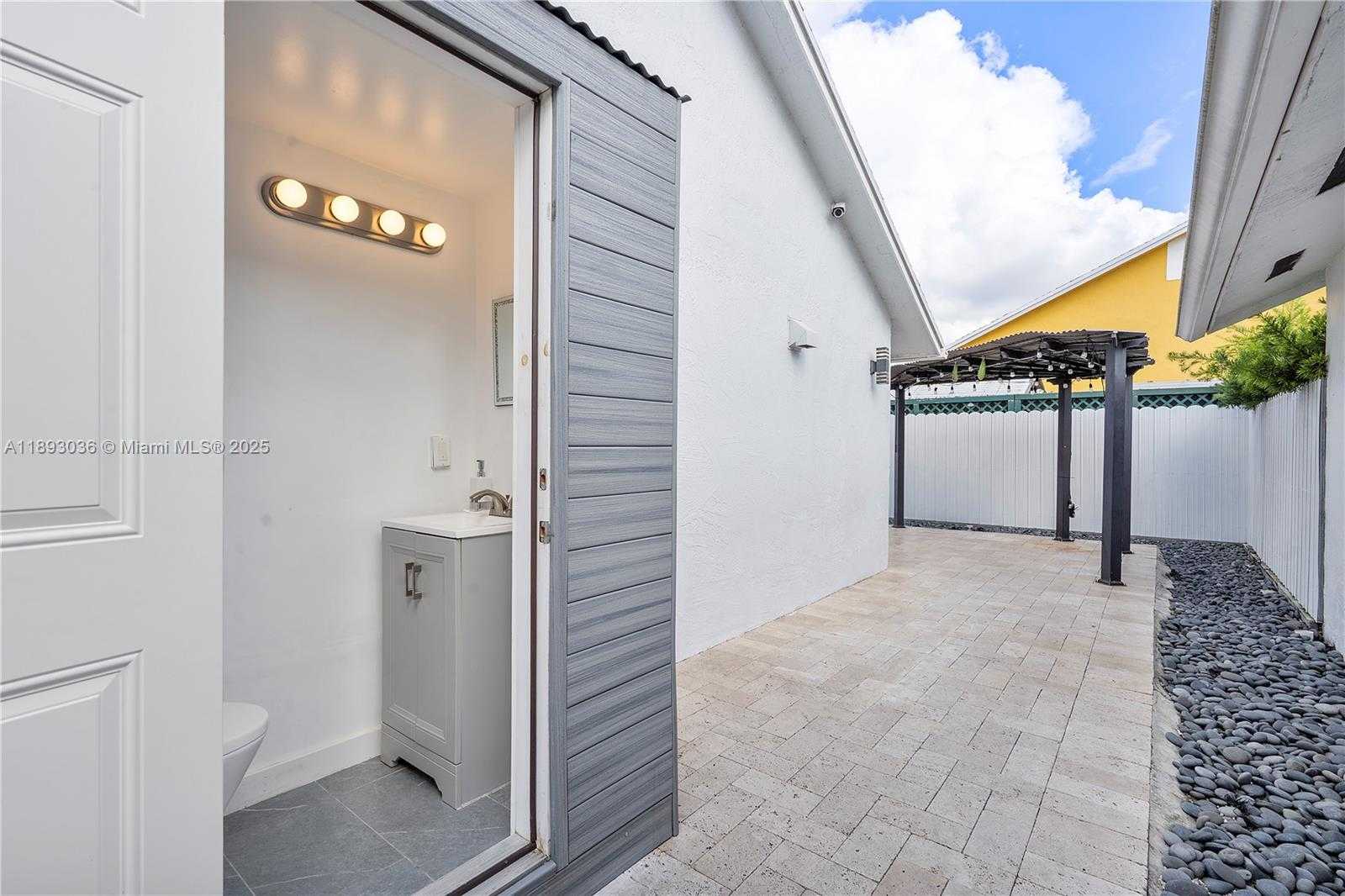 Small Image of 7873 NORTH WEST 191ST ST, Hialeah Number 53