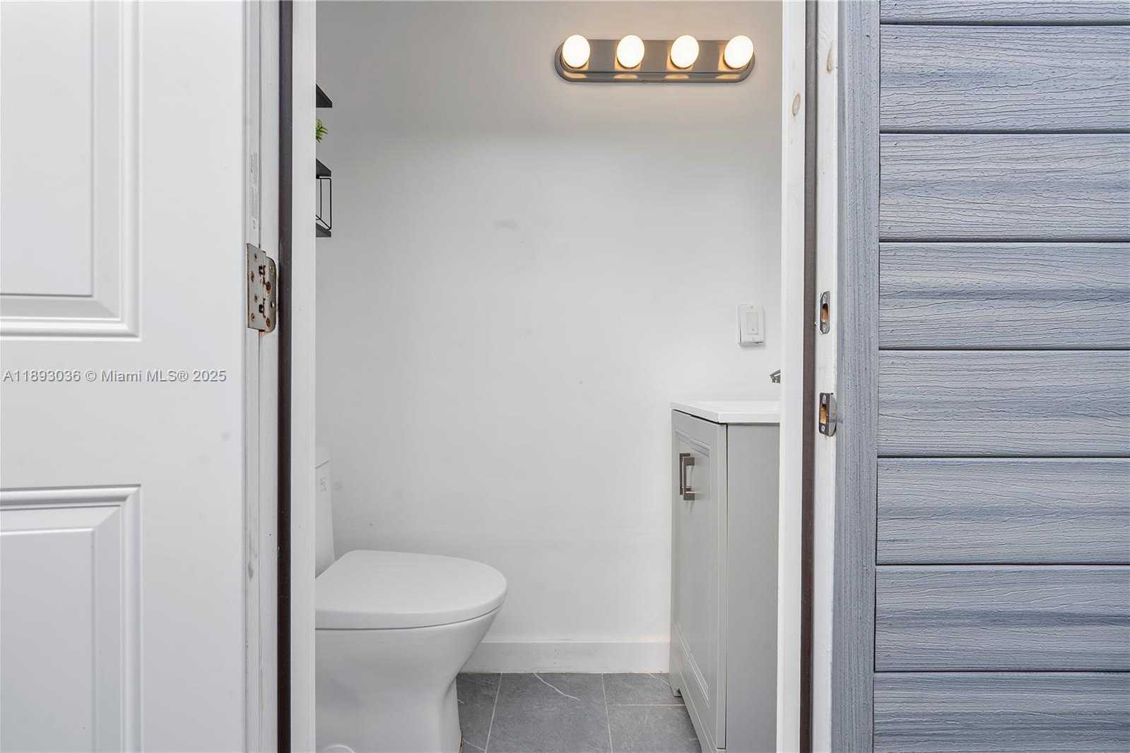 Small Image of 7873 NORTH WEST 191ST ST, Hialeah Number 54