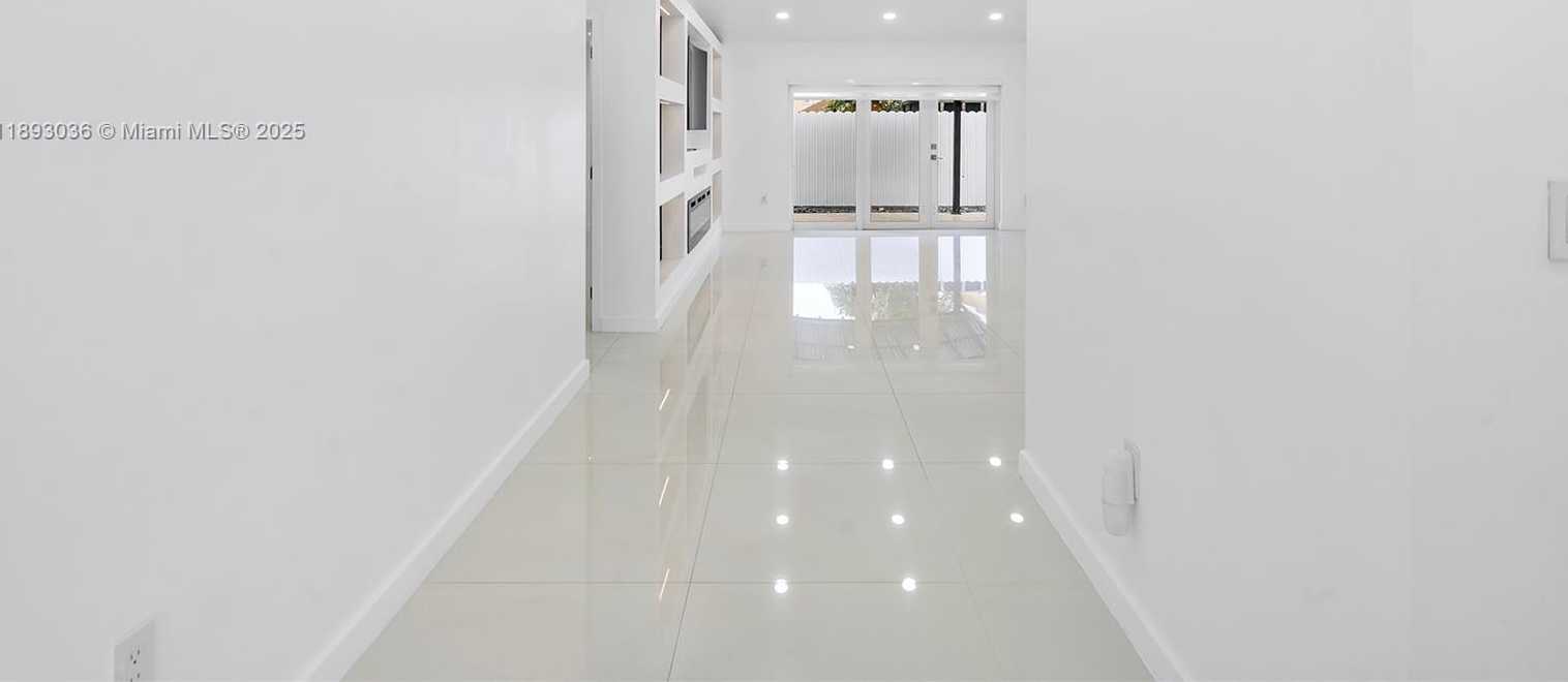 Small Image of 7873 NORTH WEST 191ST ST, Hialeah Number 6