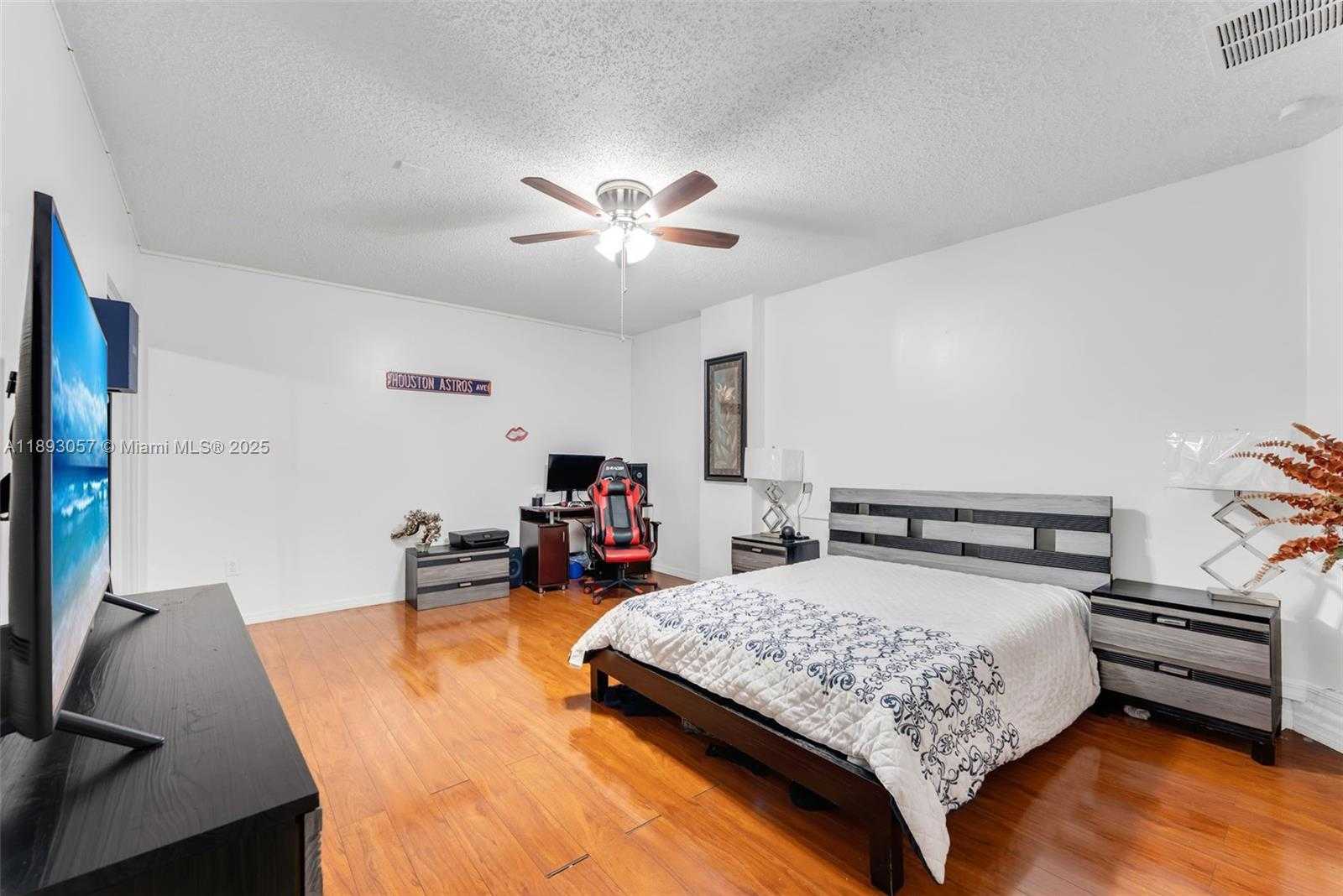 Small Image of 382 NORTH EAST 19TH AVE, Homestead Number 17