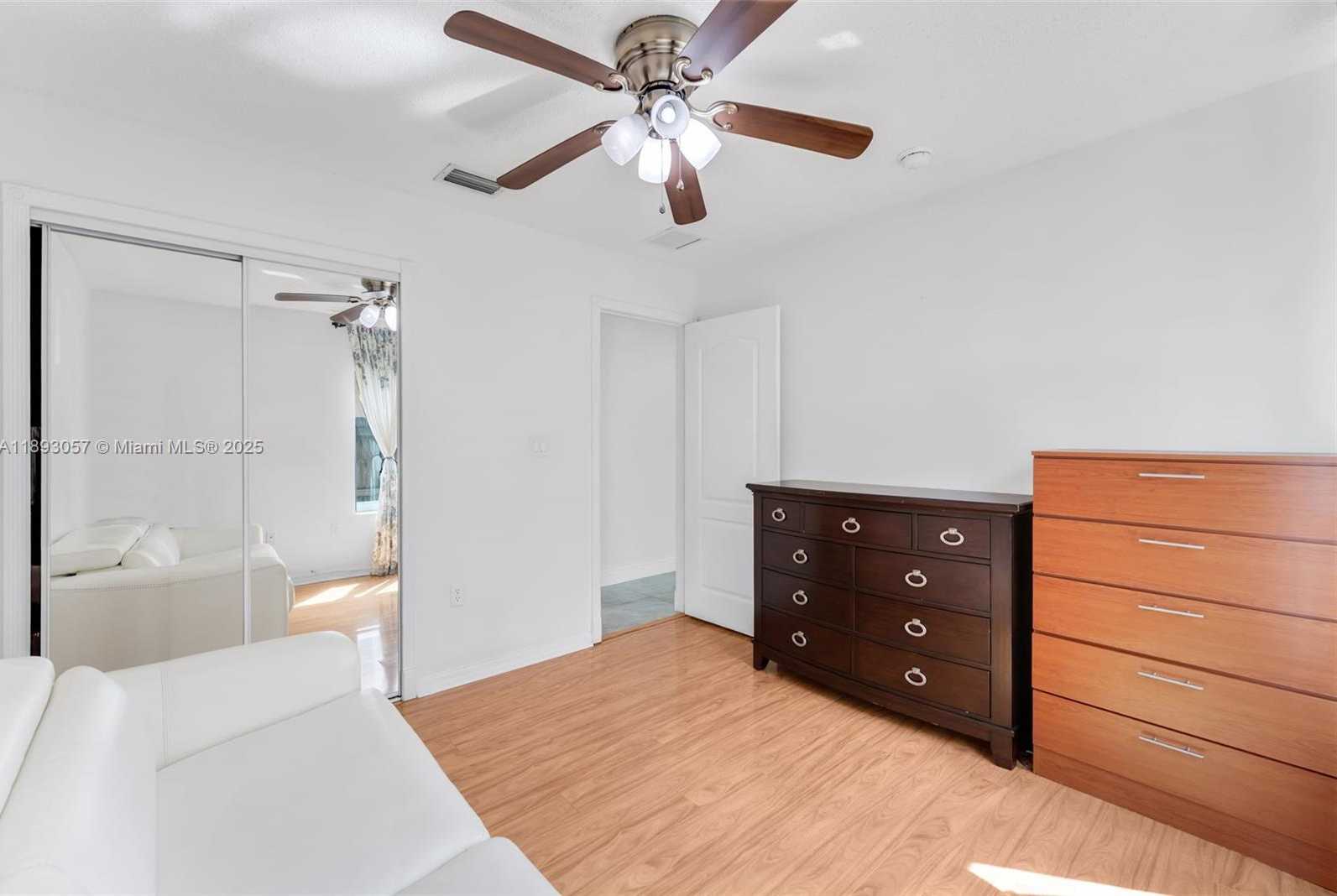 Small Image of 382 NORTH EAST 19TH AVE, Homestead Number 21