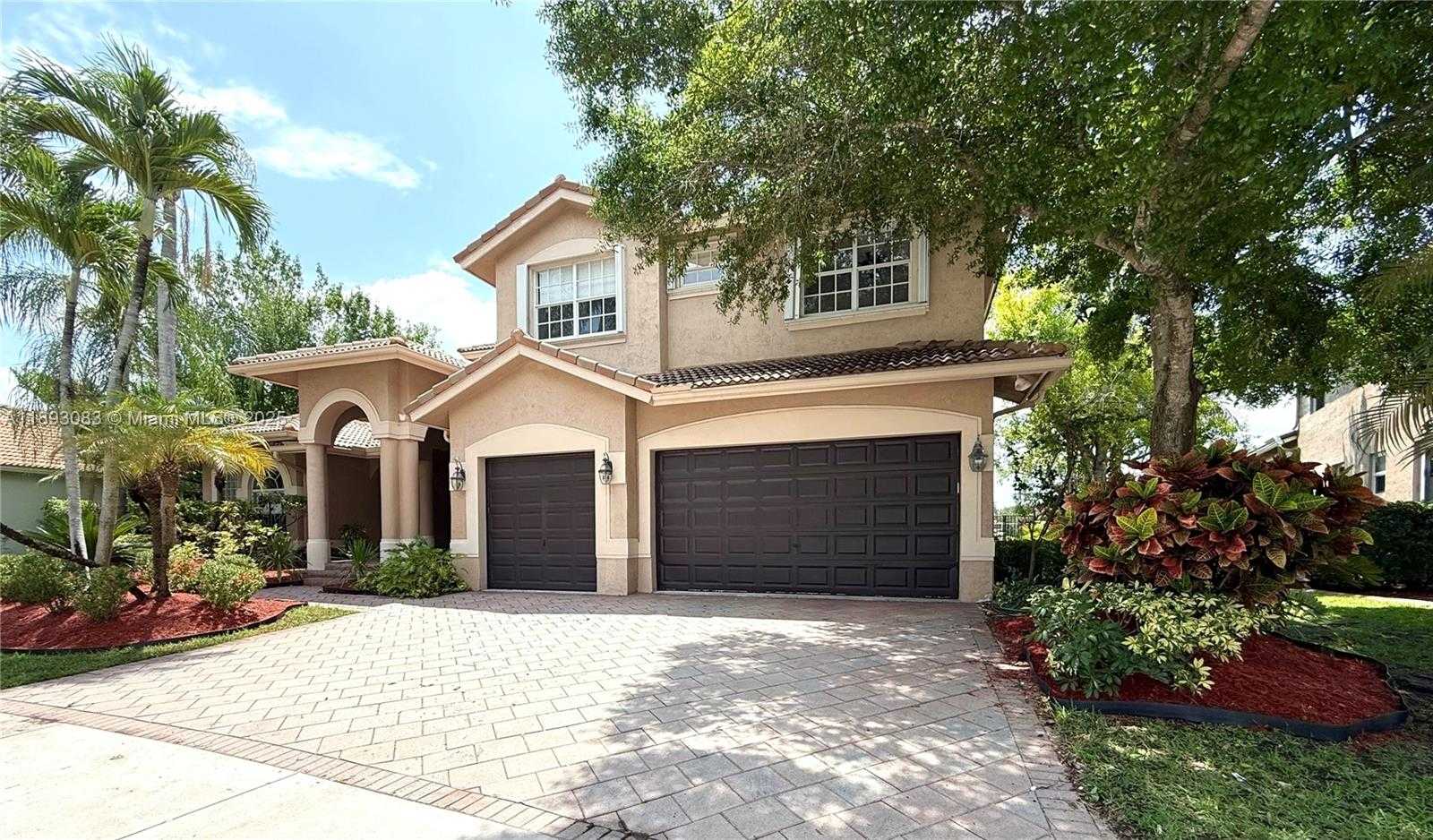 Small Image of 2547 MONTCLAIRE CIR, Weston Number 16