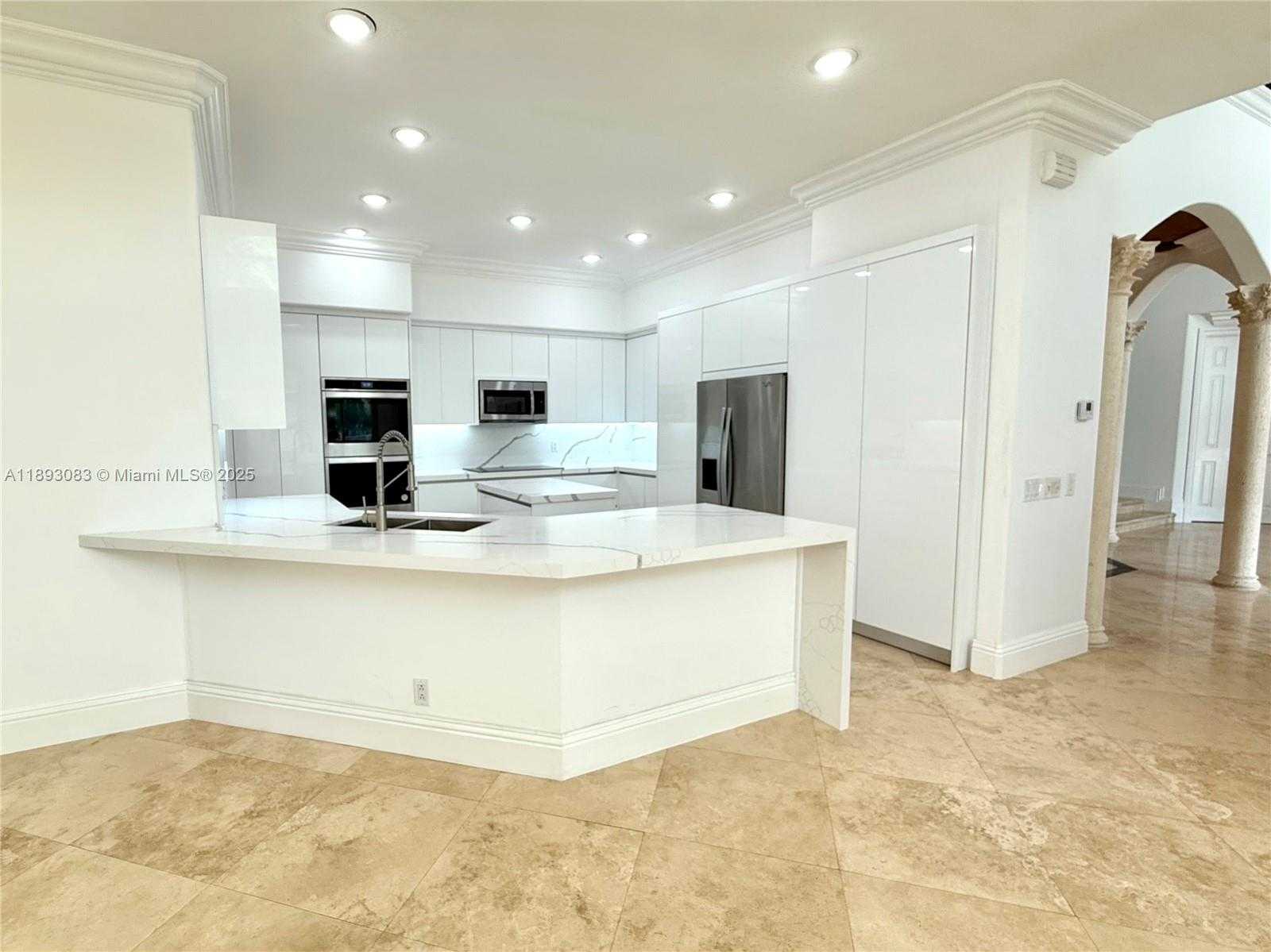 Small Image of 2547 MONTCLAIRE CIR, Weston Number 7