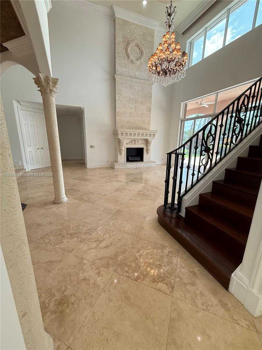 Small Image of 2547 MONTCLAIRE CIR, Weston Number 9