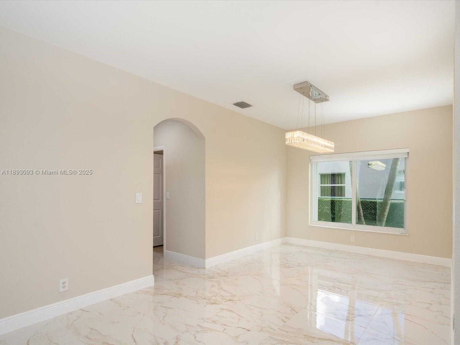 Small Image of 3560 MOON BAY CIR, Wellington Number 15