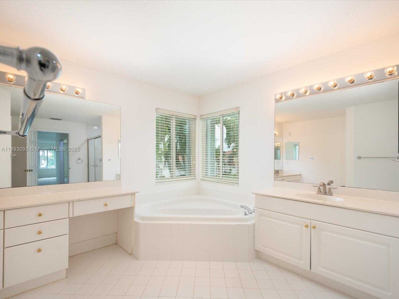 Small Image of 3560 MOON BAY CIR, Wellington Number 23