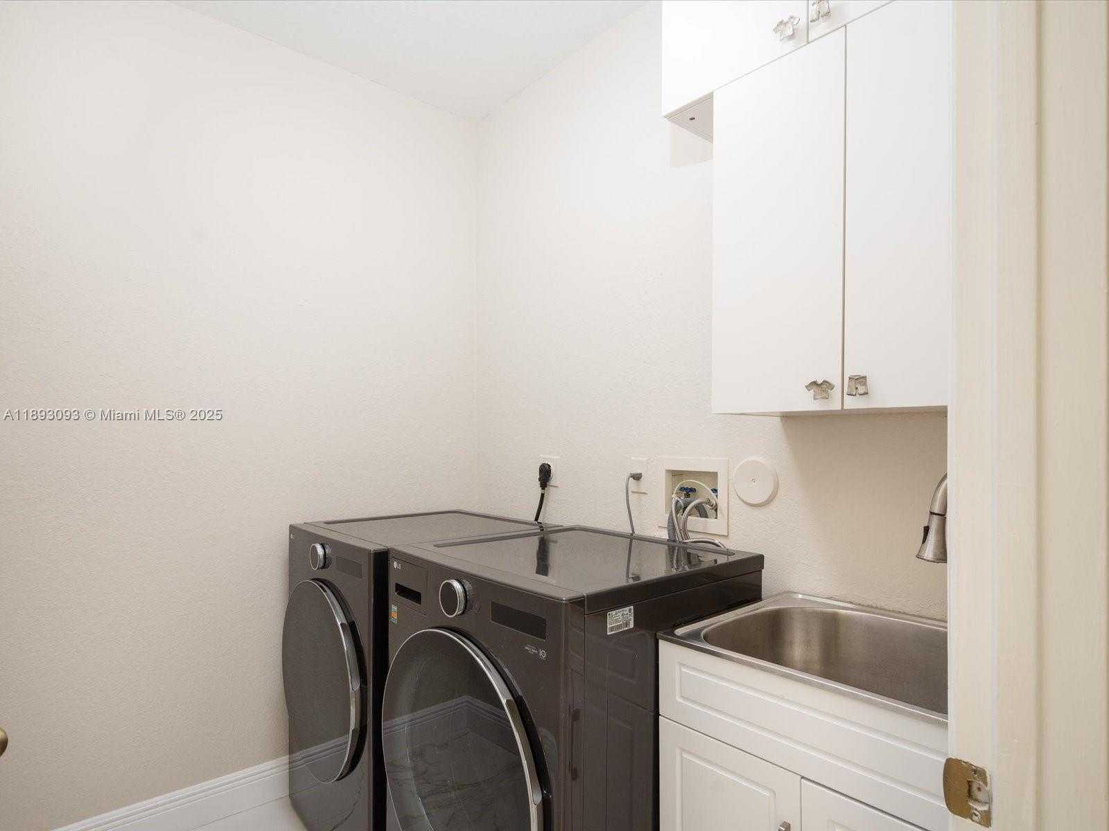 Small Image of 3560 MOON BAY CIR, Wellington Number 24