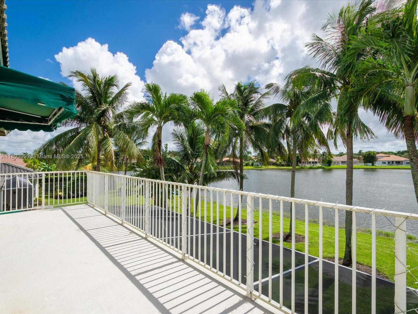 Small Image of 3560 MOON BAY CIR, Wellington Number 32