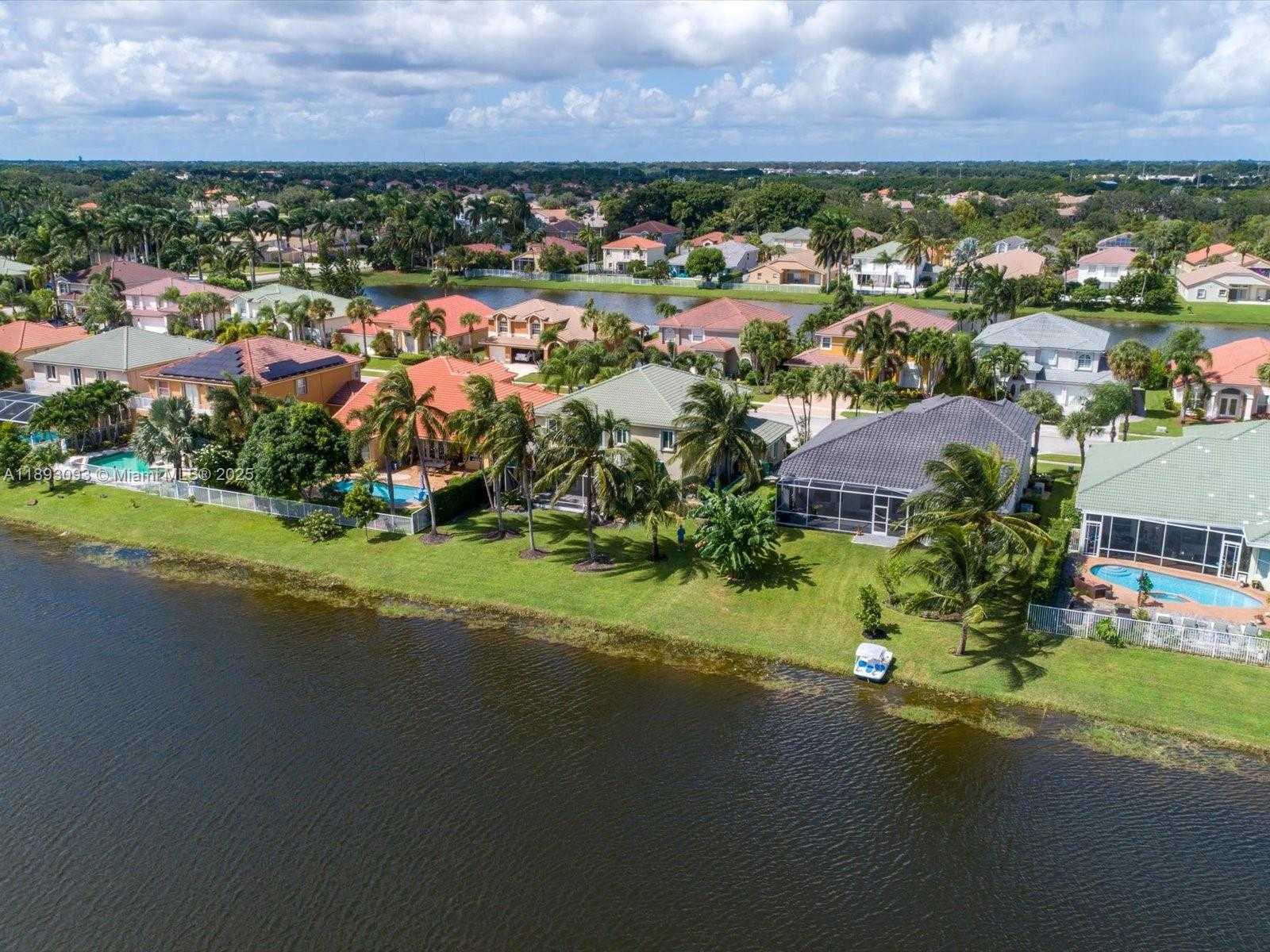 Small Image of 3560 MOON BAY CIR, Wellington Number 34