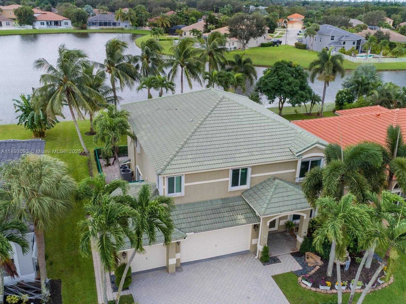 Small Image of 3560 MOON BAY CIR, Wellington Number 5