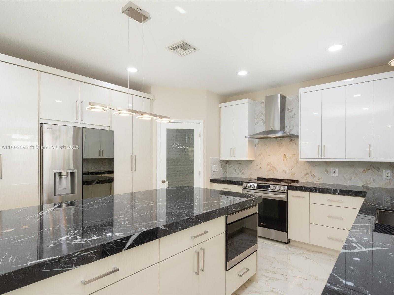 Small Image of 3560 MOON BAY CIR, Wellington Number 8