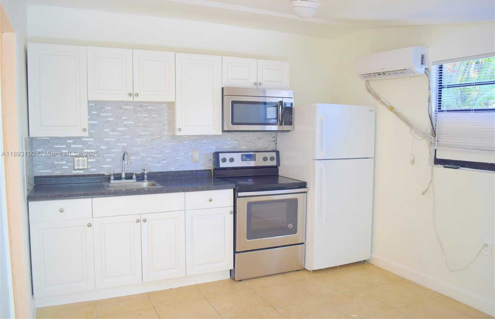 Small Image of 18600 NORTH WEST 42ND PL, Miami Gardens Number 10
