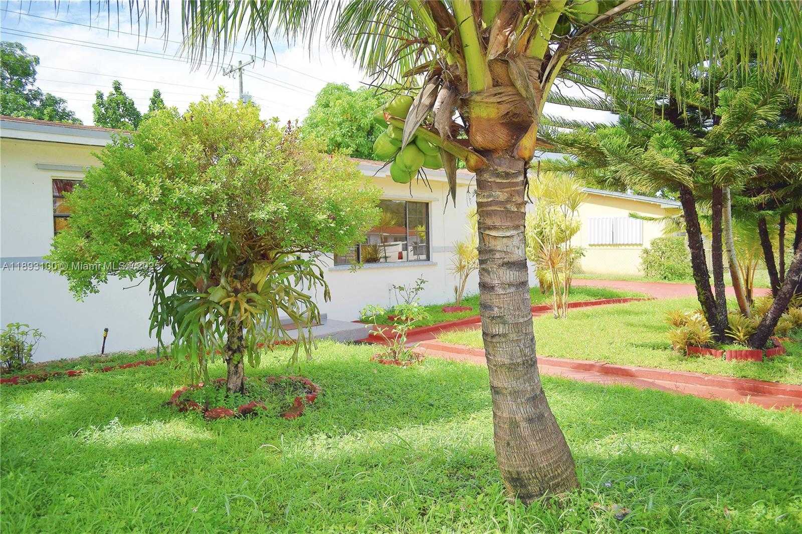 Small Image of 18600 NORTH WEST 42ND PL, Miami Gardens Number 14