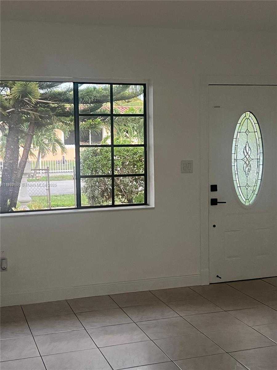 Small Image of 18600 NORTH WEST 42ND PL, Miami Gardens Number 15