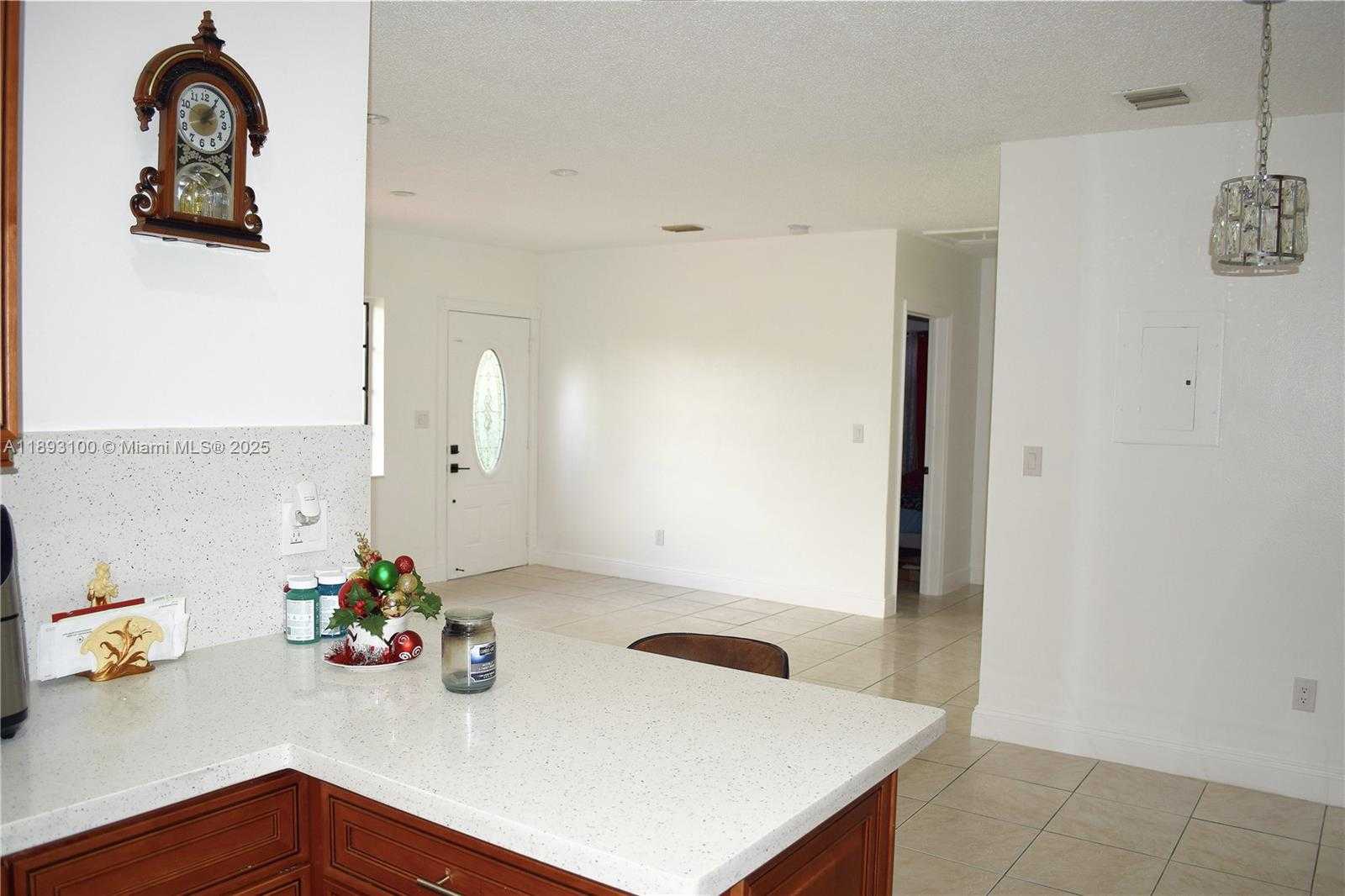 Small Image of 18600 NORTH WEST 42ND PL, Miami Gardens Number 2