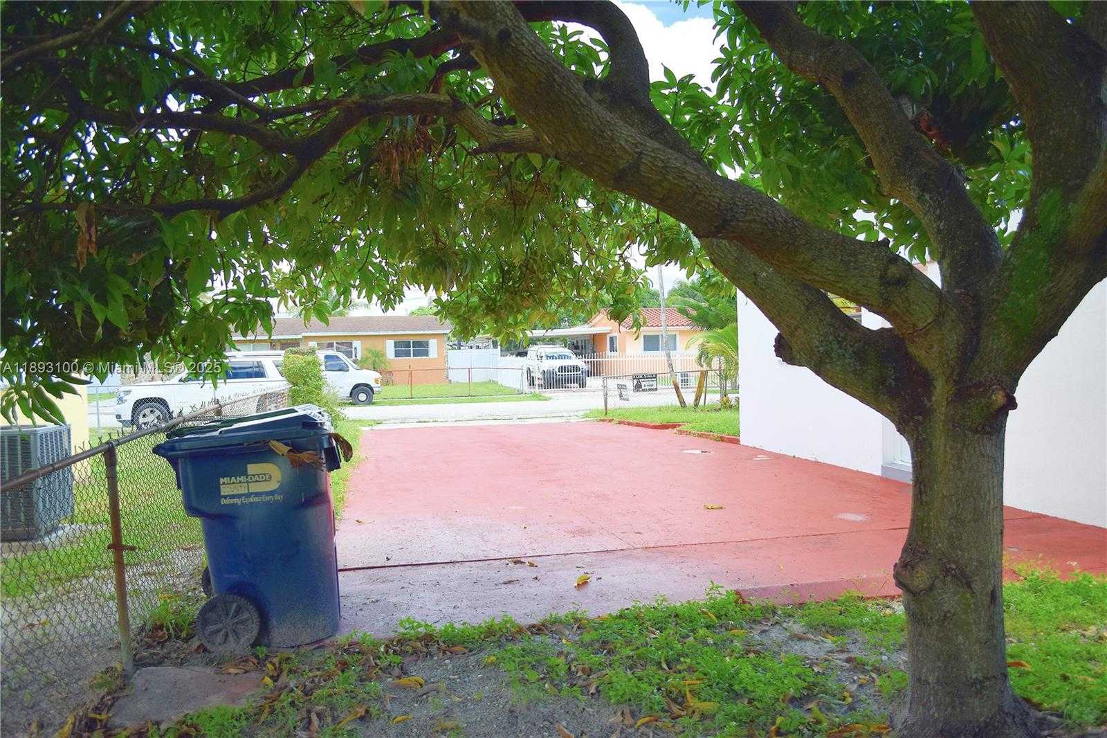 Small Image of 18600 NORTH WEST 42ND PL, Miami Gardens Number 6