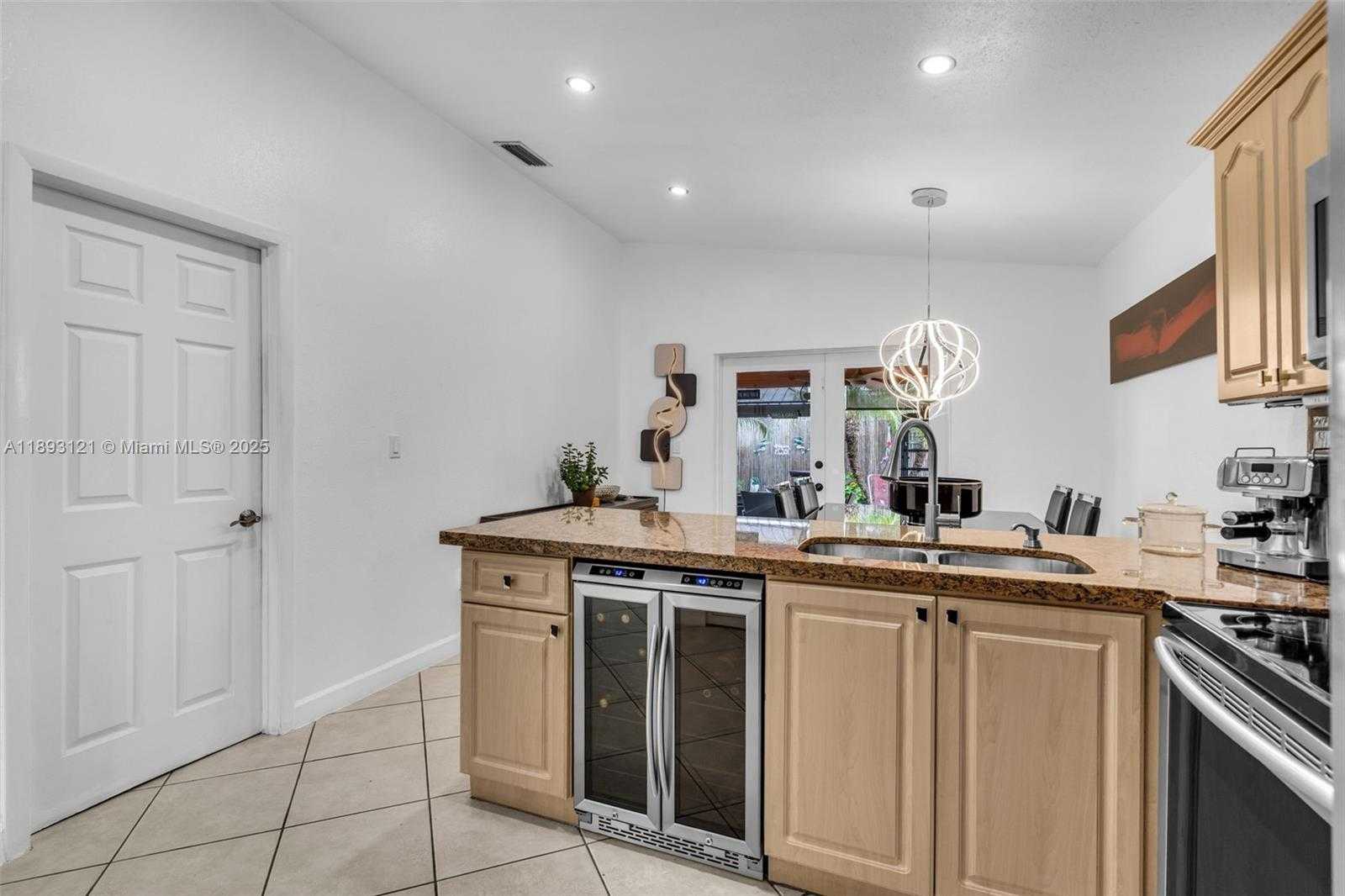 Small Image of 3155 WEST 68TH PL, Hialeah Number 10