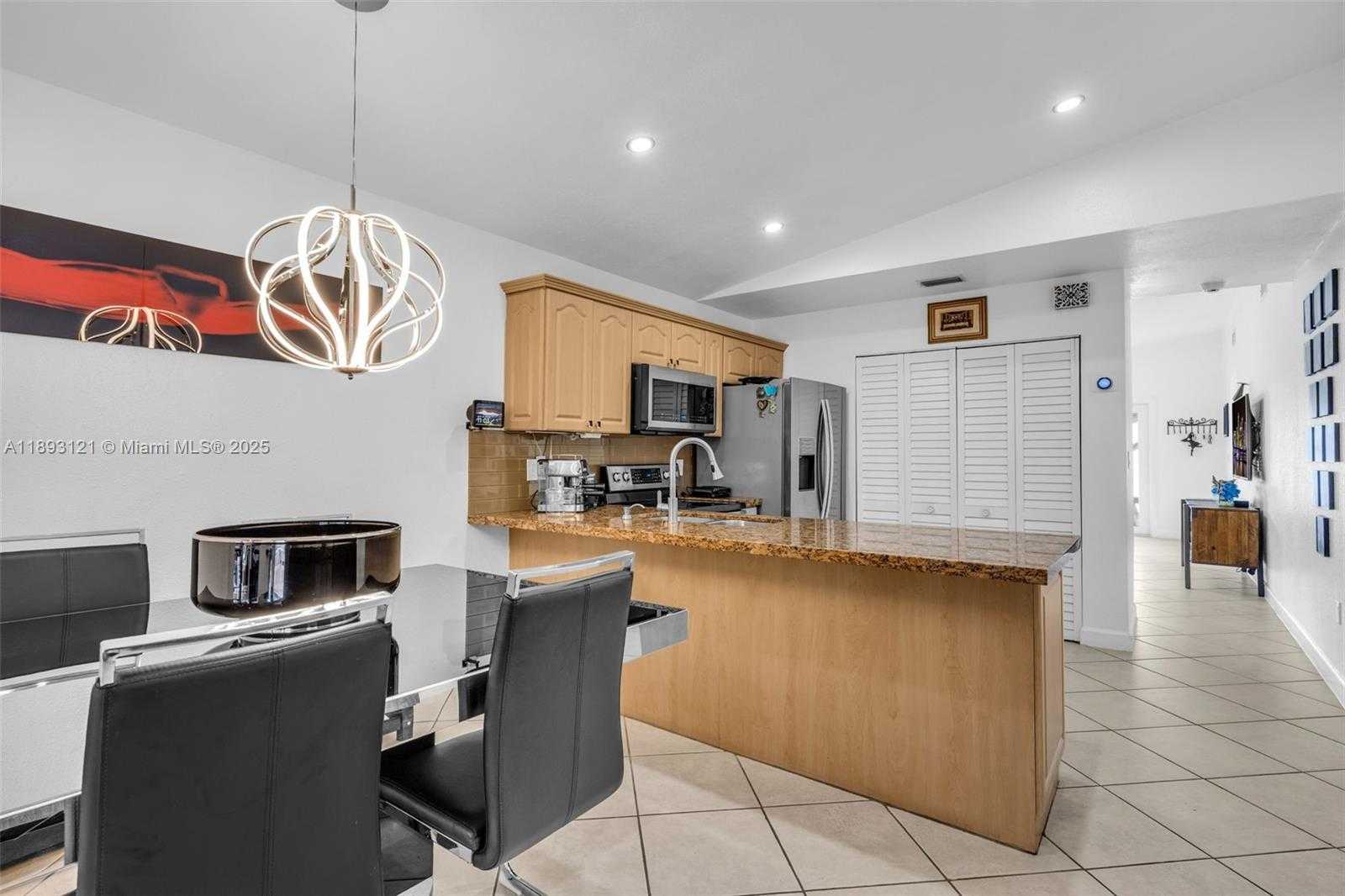 Small Image of 3155 WEST 68TH PL, Hialeah Number 13