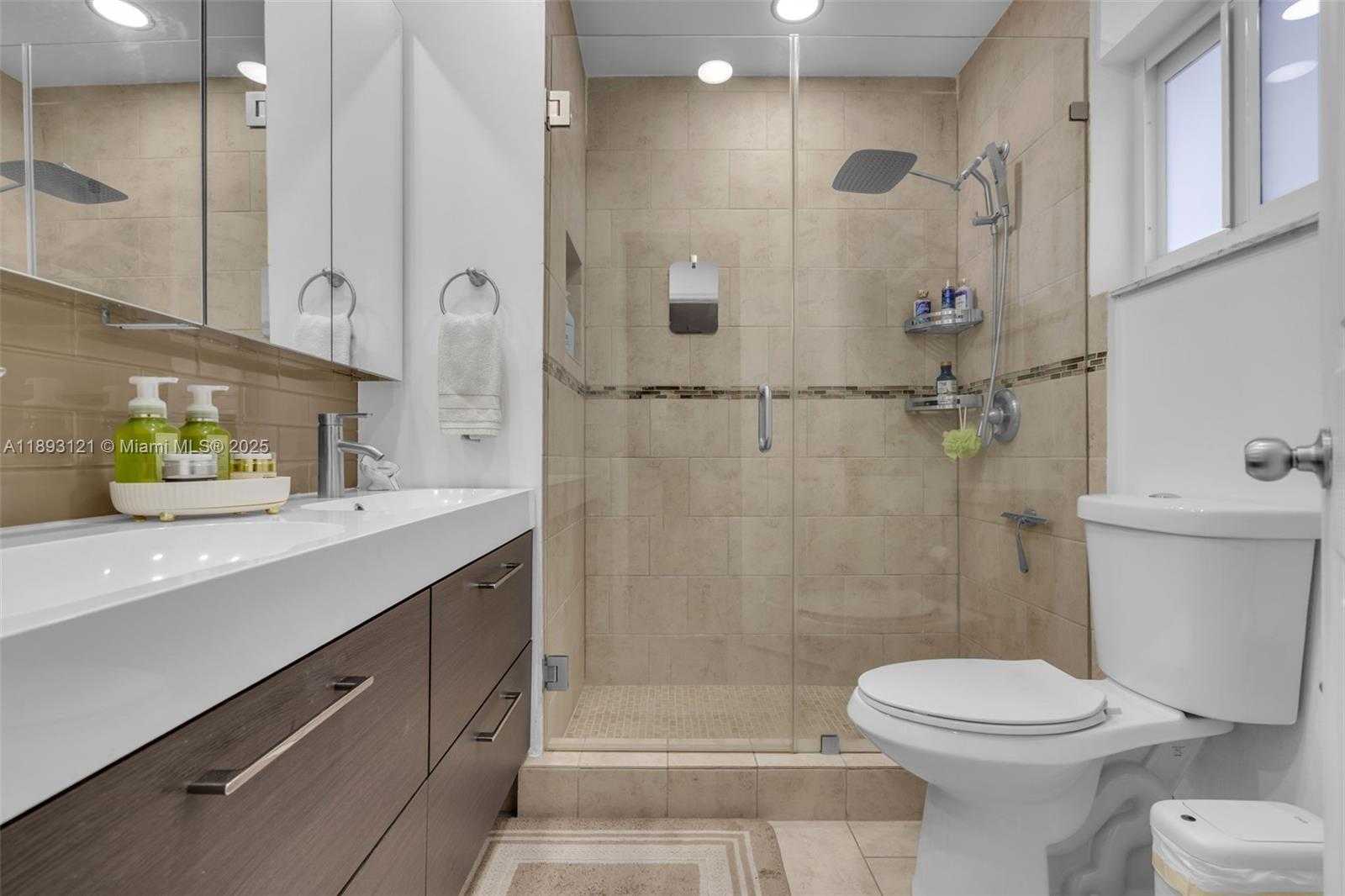 Small Image of 3155 WEST 68TH PL, Hialeah Number 23