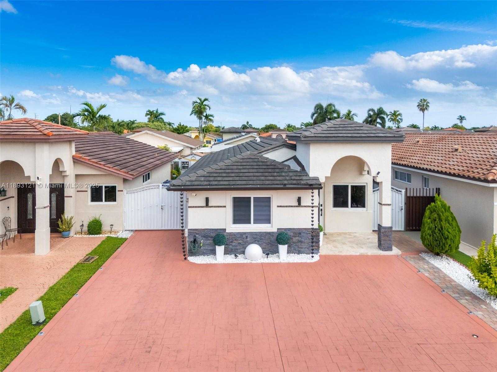 Small Image of 3155 WEST 68TH PL, Hialeah Number 4