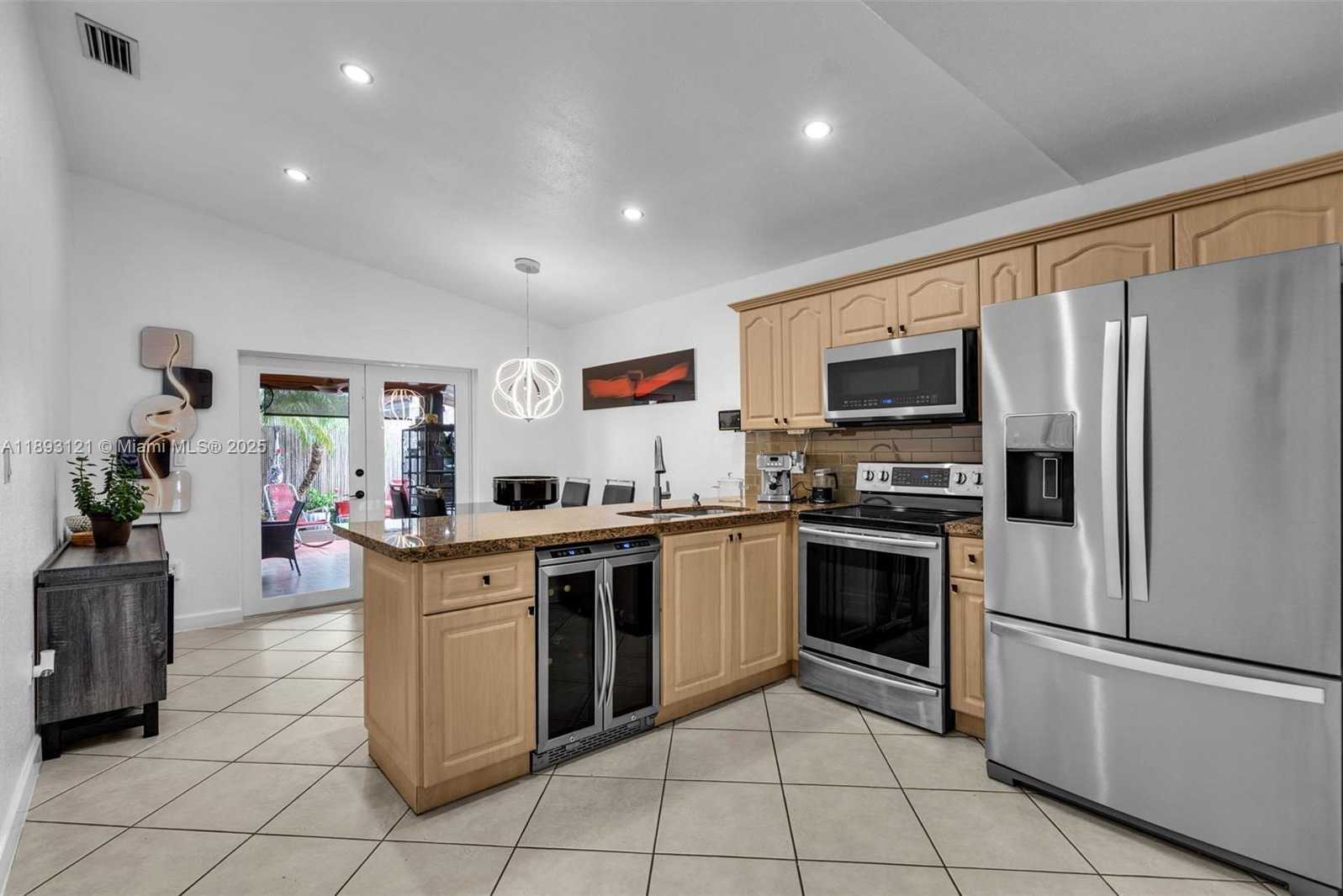 Small Image of 3155 WEST 68TH PL, Hialeah Number 8