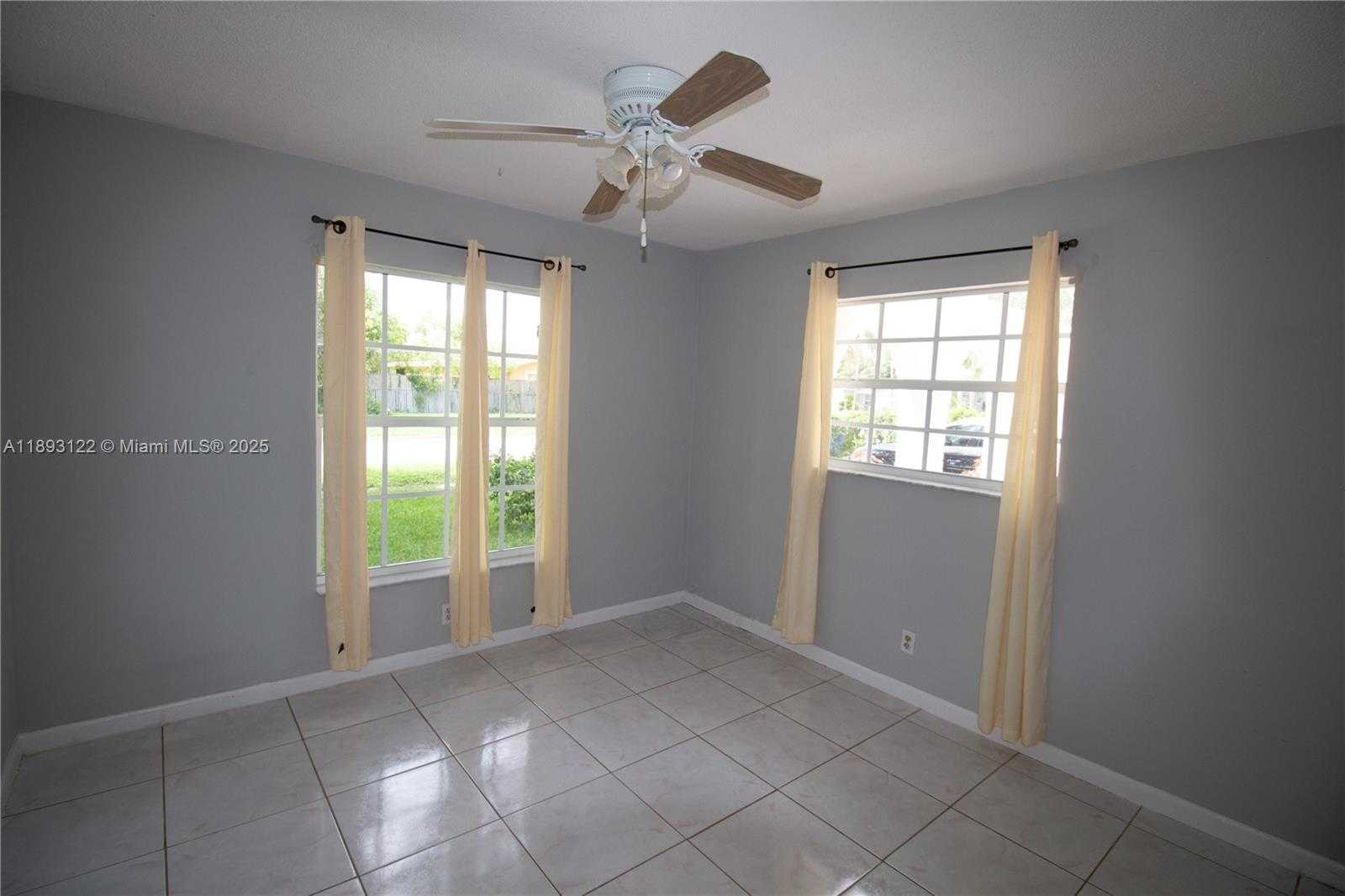 Small Image of 420 SOUTH WEST 62ND AVE, Margate Number 17