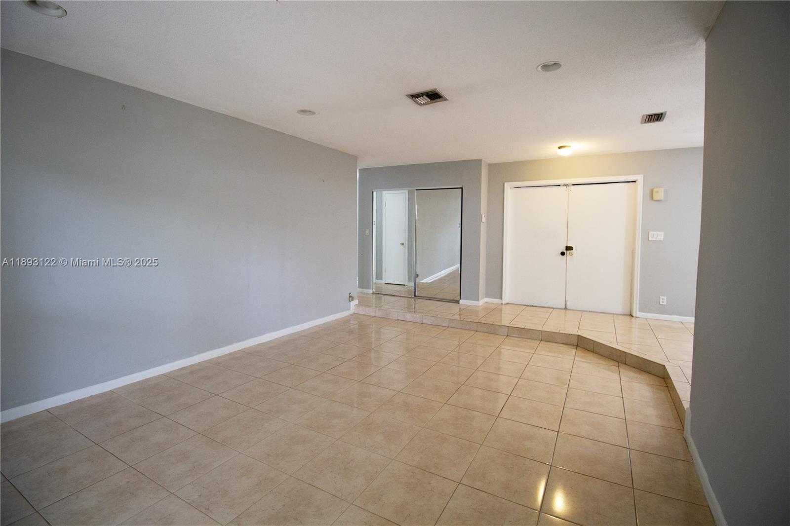 Small Image of 420 SOUTH WEST 62ND AVE, Margate Number 6